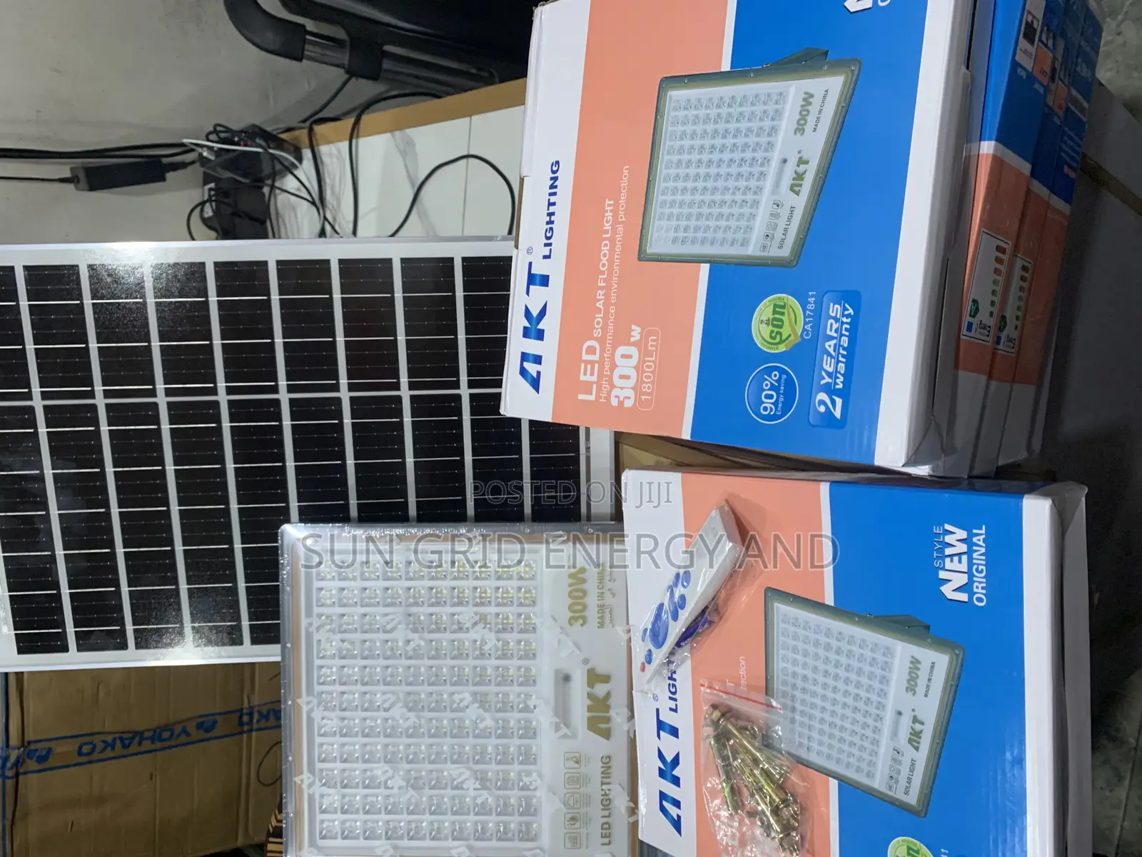 4kt Lightning 300w