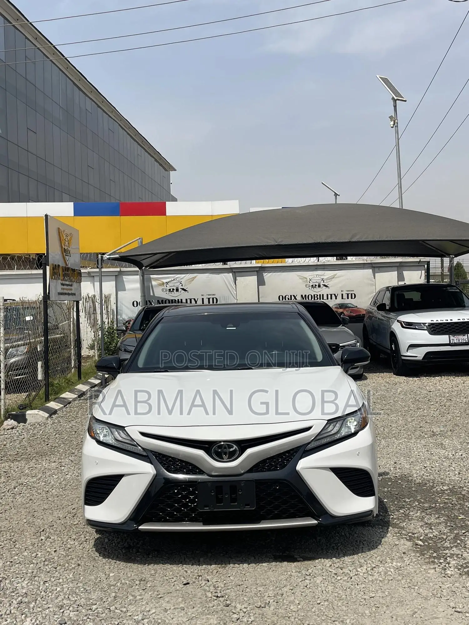 Toyota Camry XSE FWD (2.5L 4cyl 8AM) 2018 White