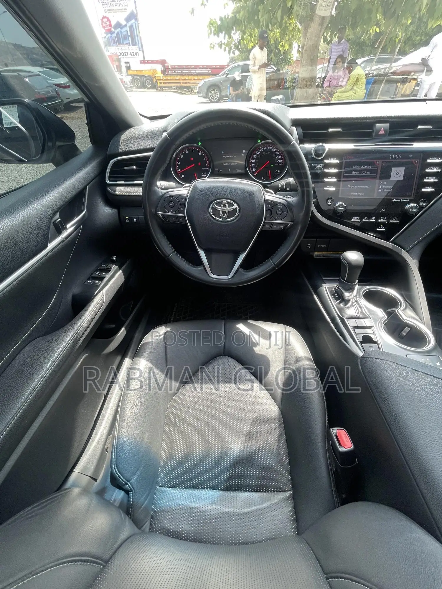 Toyota Camry XSE FWD (2.5L 4cyl 8AM) 2018 White