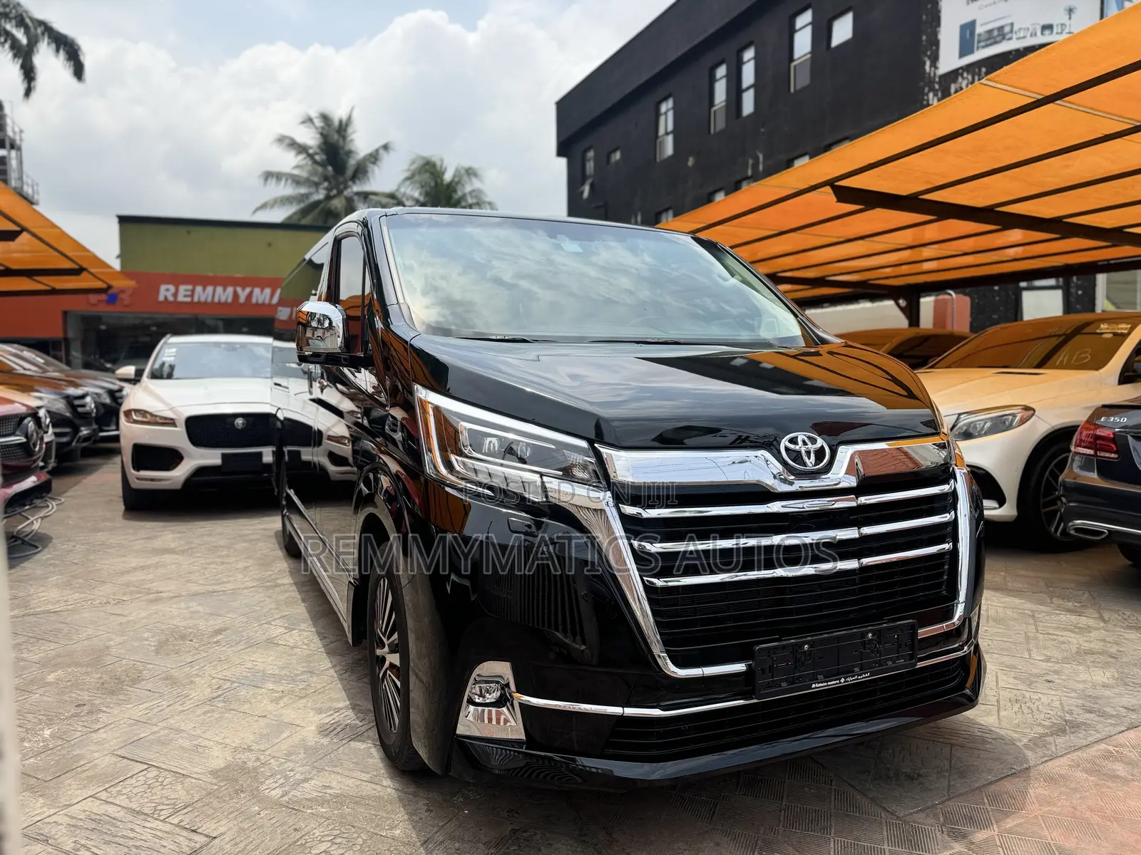 Toyota Granvia 2025 Black