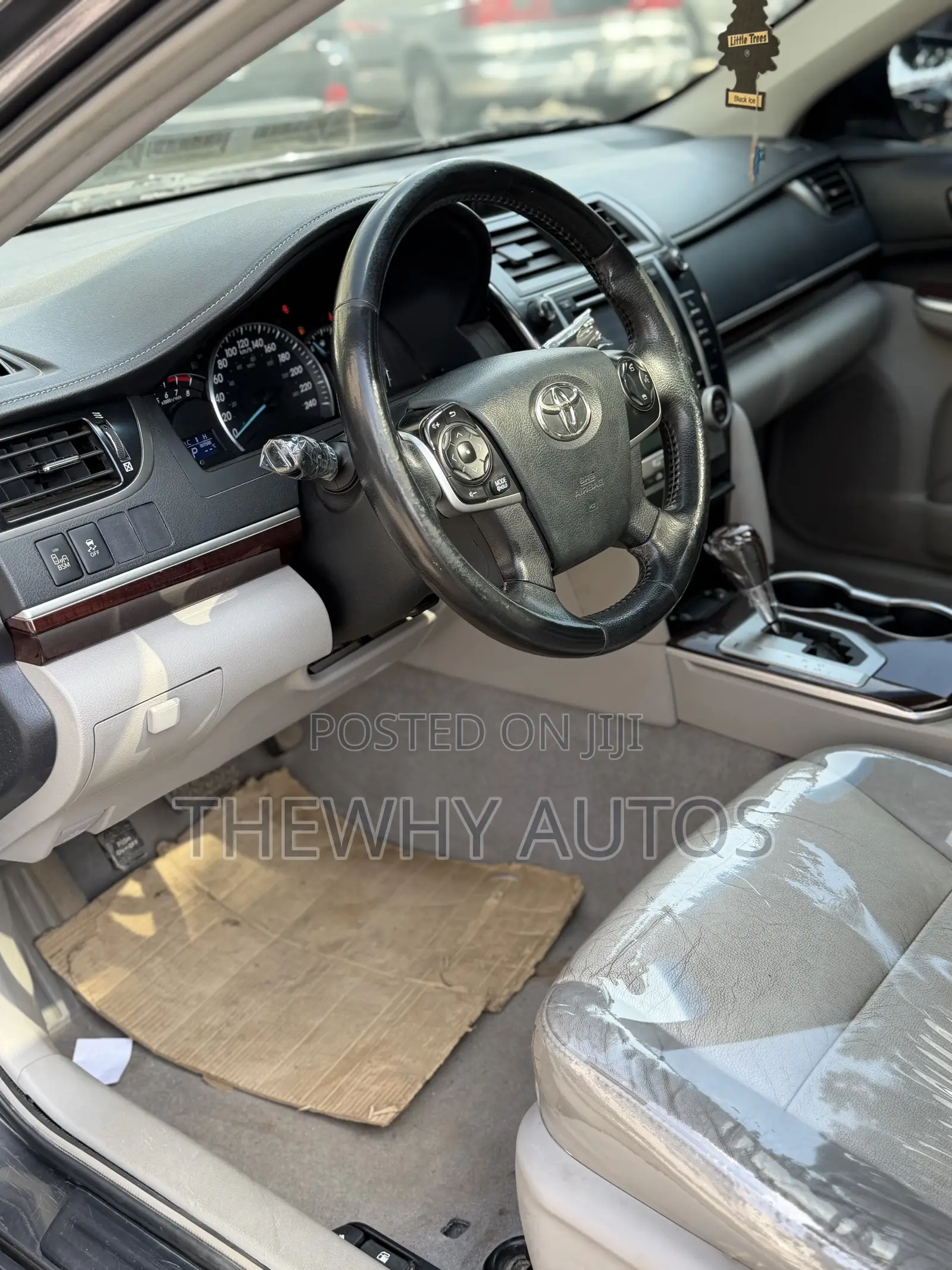 Toyota Camry XLE 4dr Sedan (2.5L 4cyl 6A) 2013 Gray