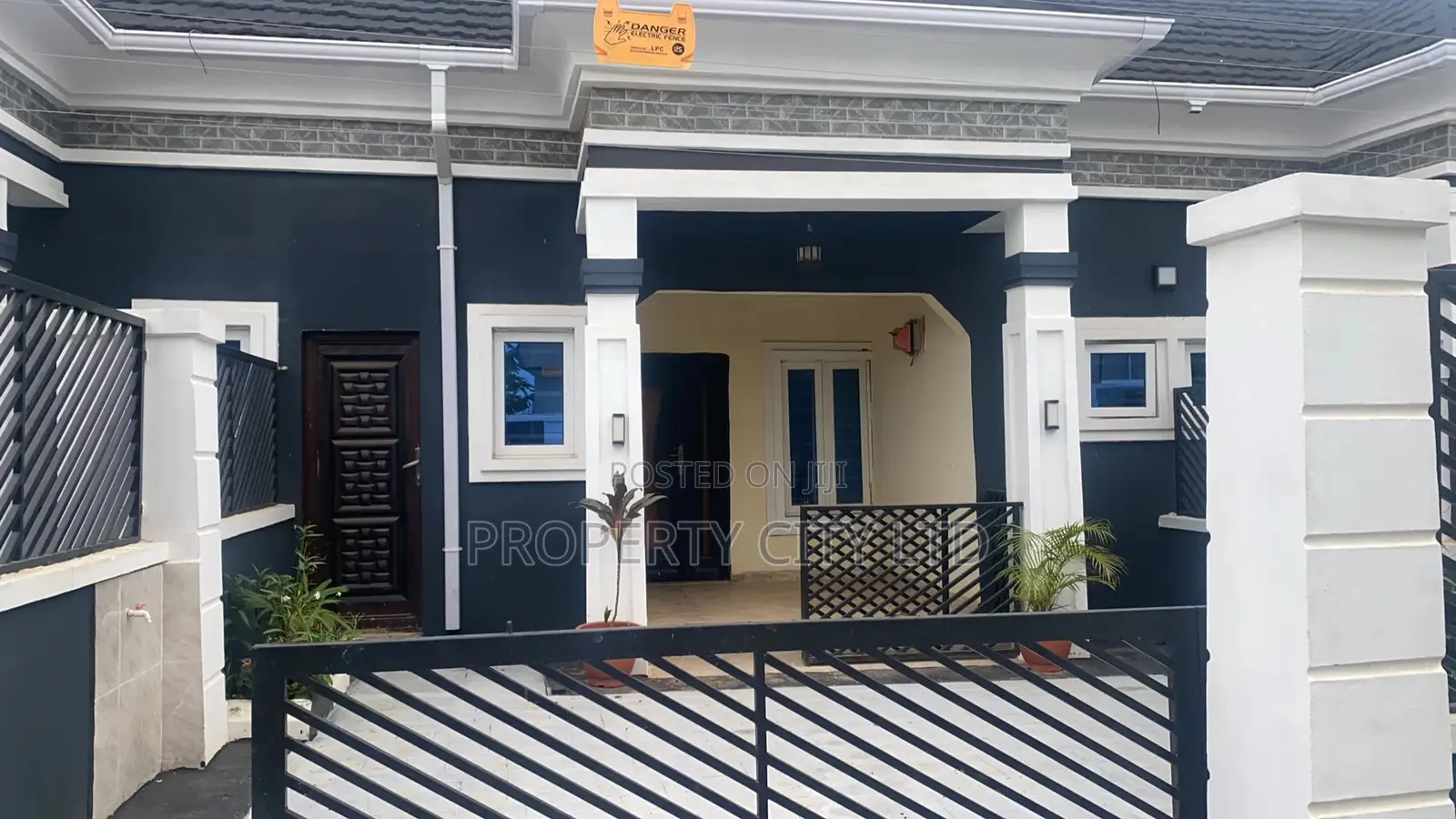 2bdrm Bungalow in Treasure Line, Ikorodu for sale