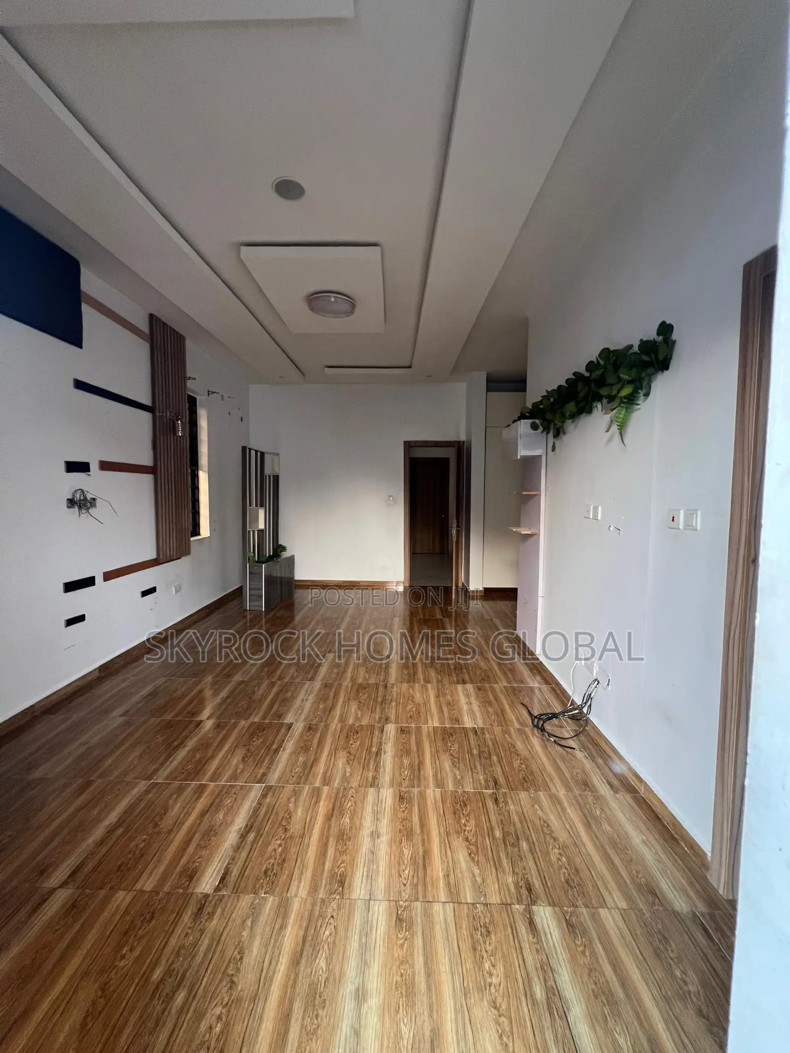 4bdrm Duplex in Chevron for rent