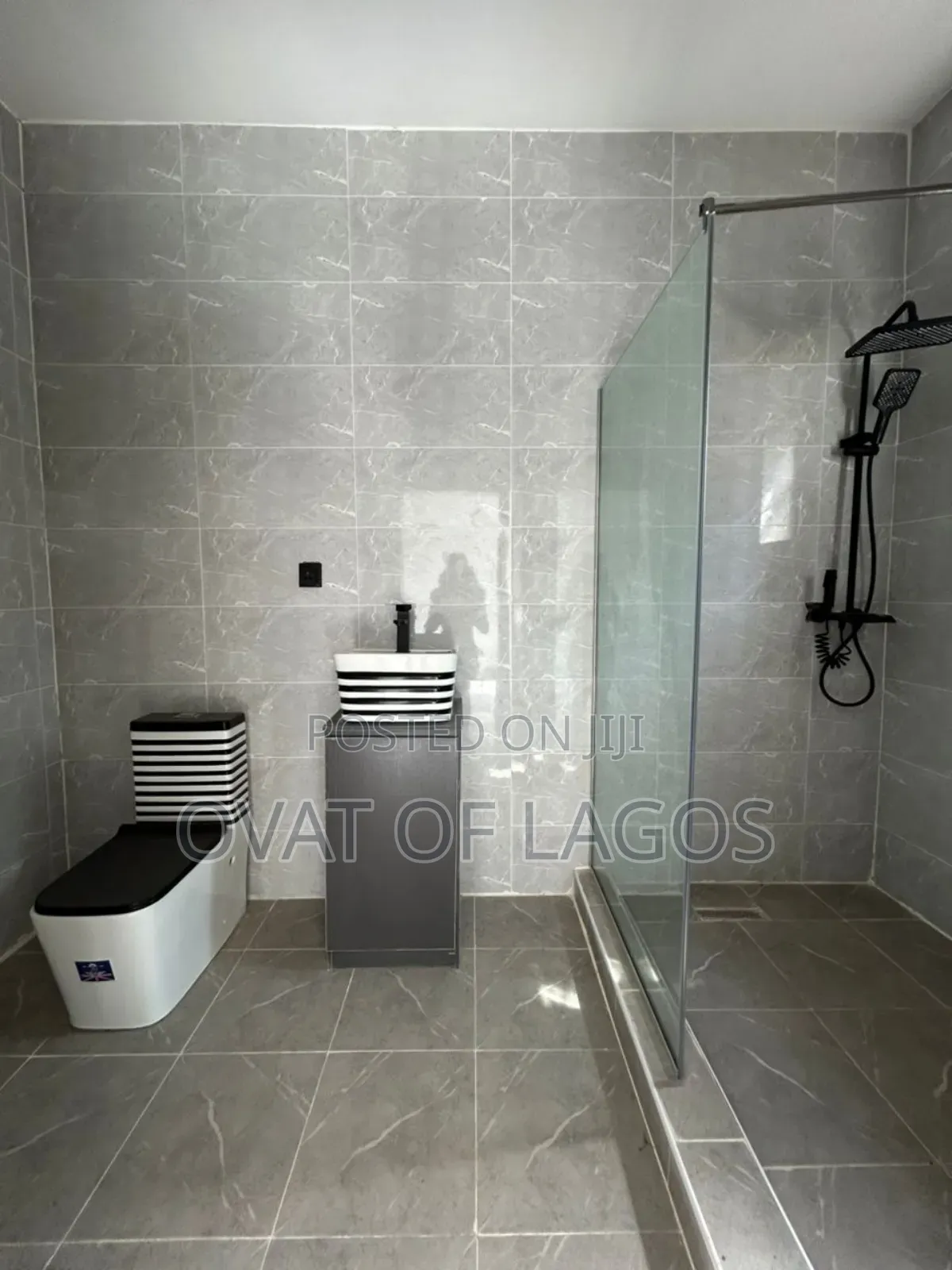 3bdrm Duplex in Ikota for sale