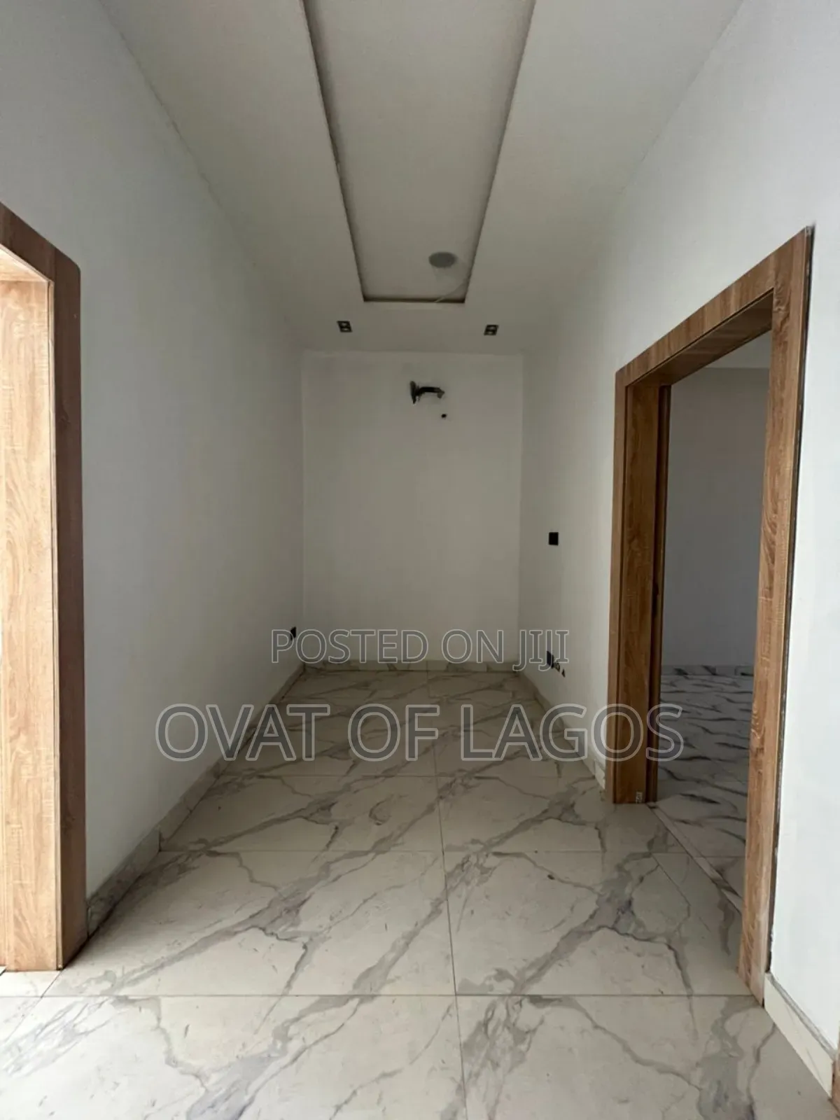 3bdrm Duplex in Ikota for sale