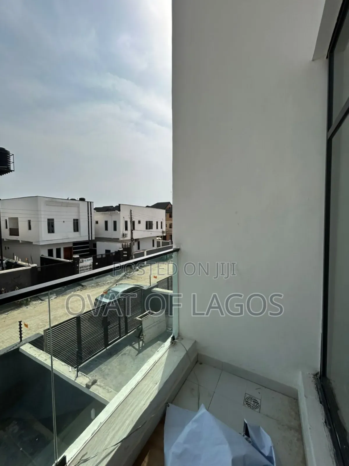3bdrm Duplex in Ikota for sale