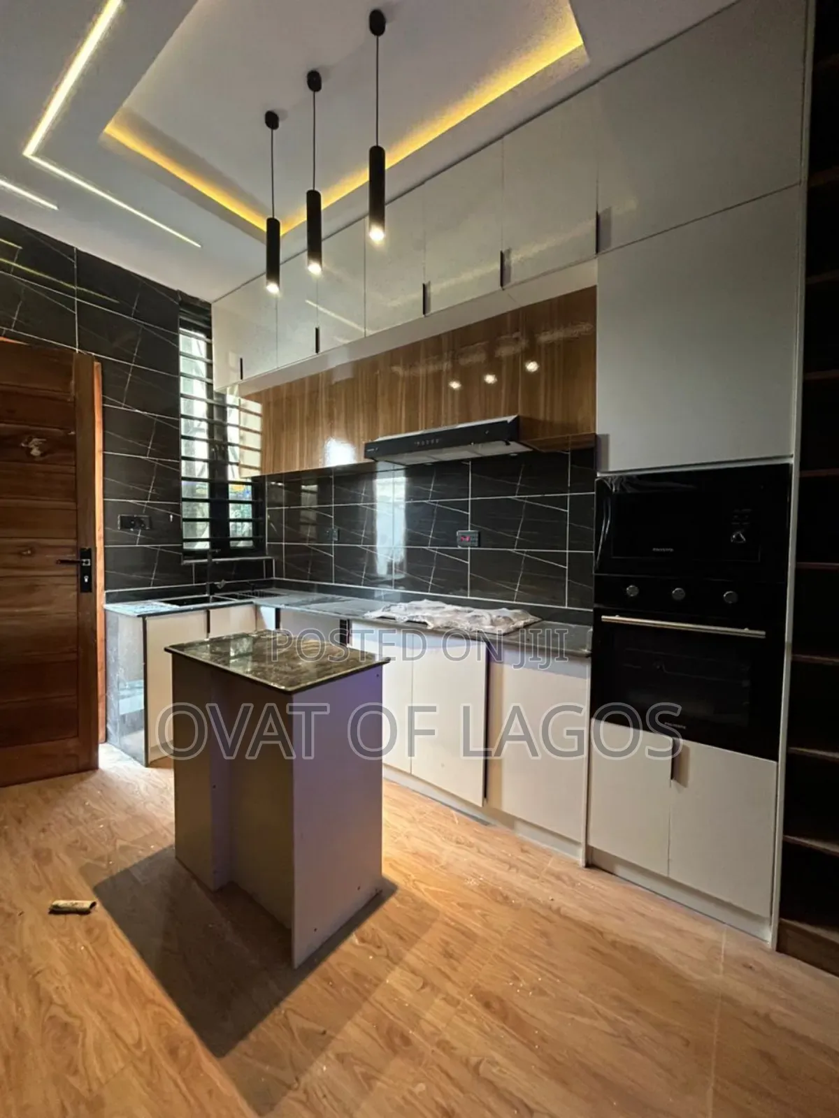 4bdrm Duplex in Ikota for sale
