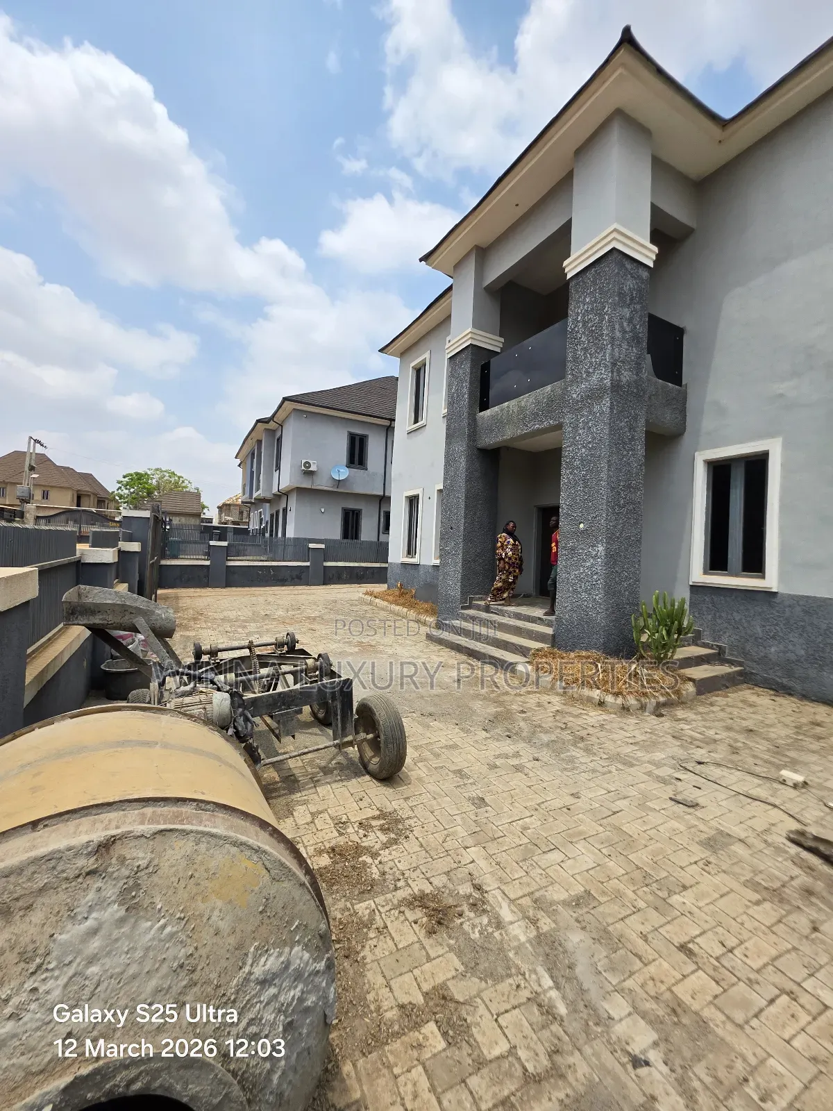 4bdrm Duplex in Gold City Estate, Lugbe District for rent