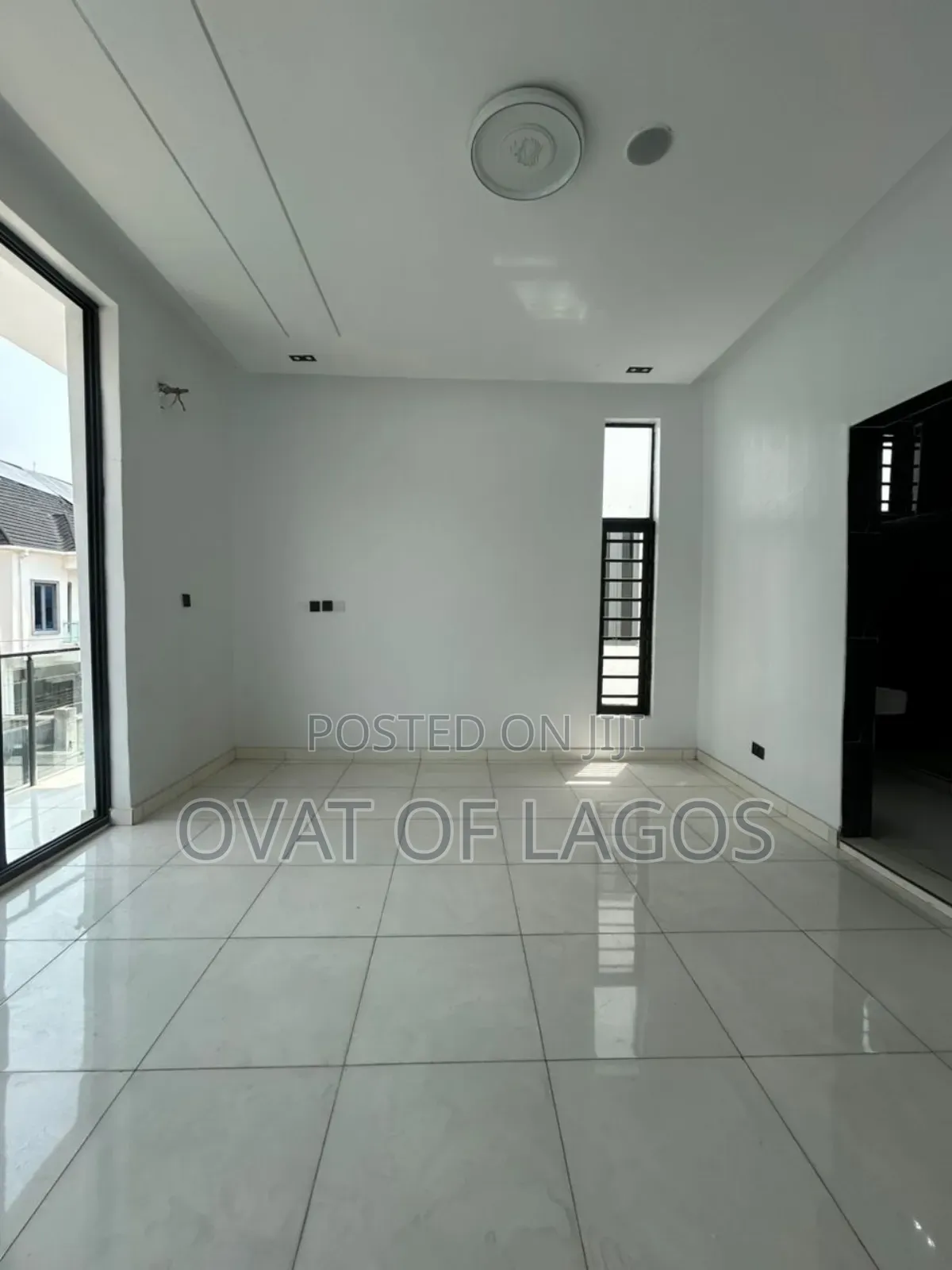 4bdrm Duplex in Ikota for sale