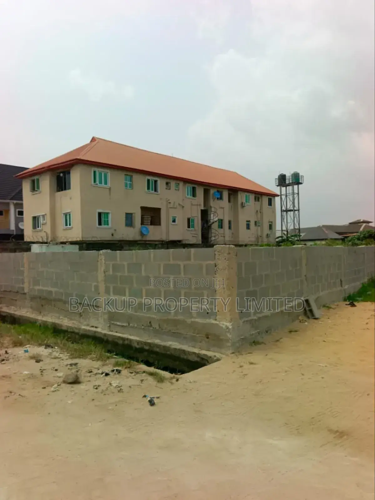 A Land Measuring 800sqm in a Good Location