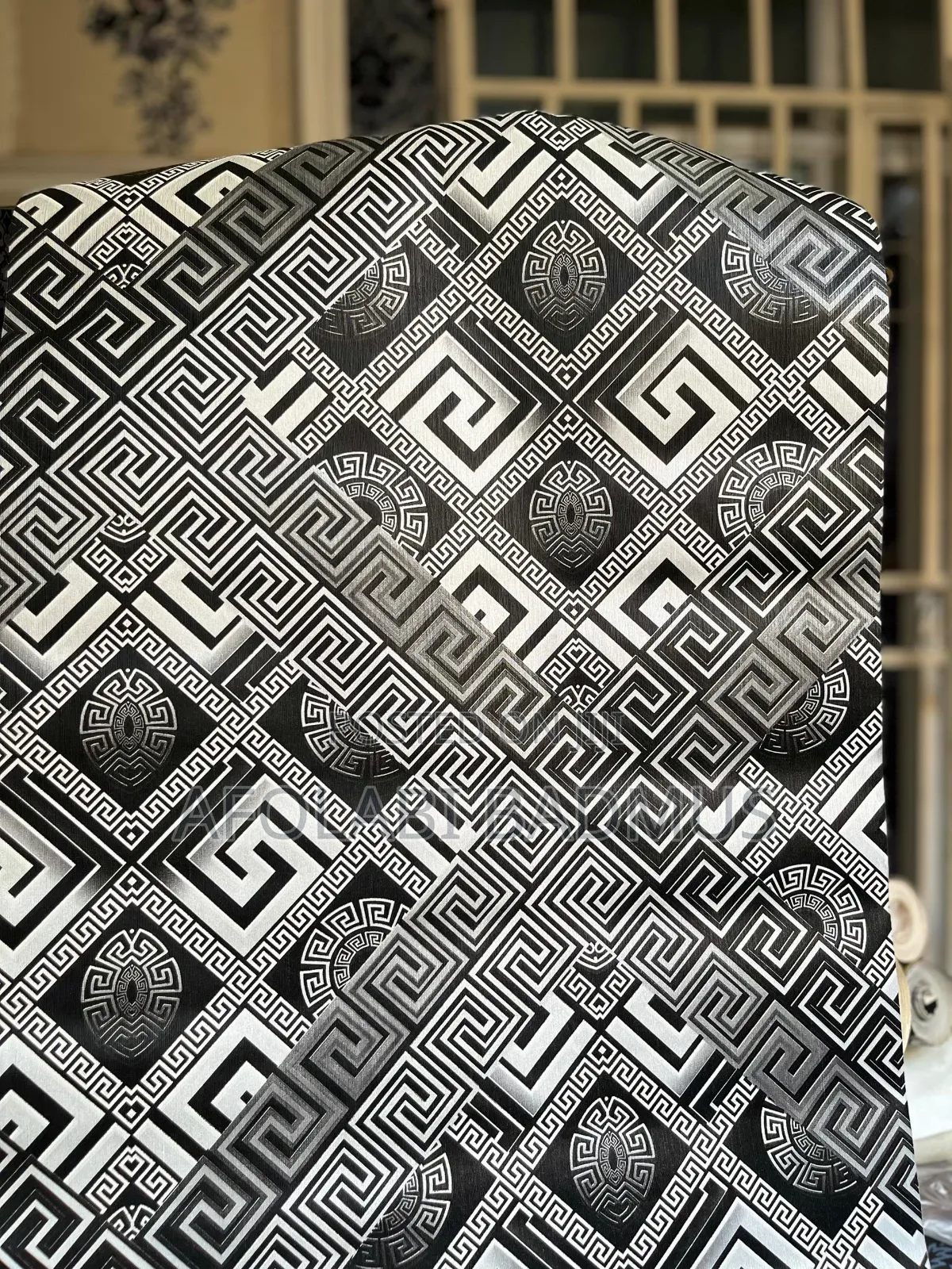 Unique Black and Silver Wallpaper