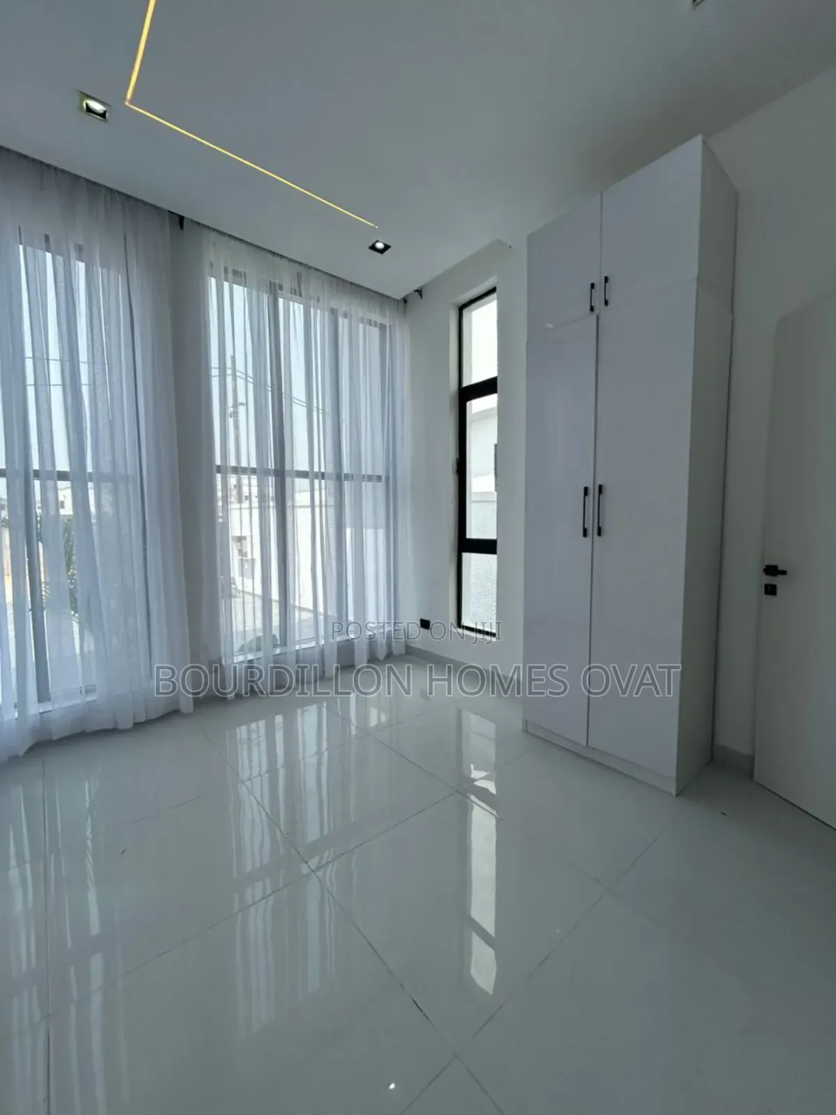 5bdrm Duplex in Ikota Lekki Lagos for sale