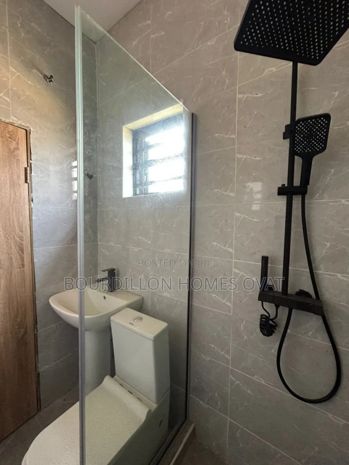 3bdrm Duplex in Ikota Lekki Lagos for sale