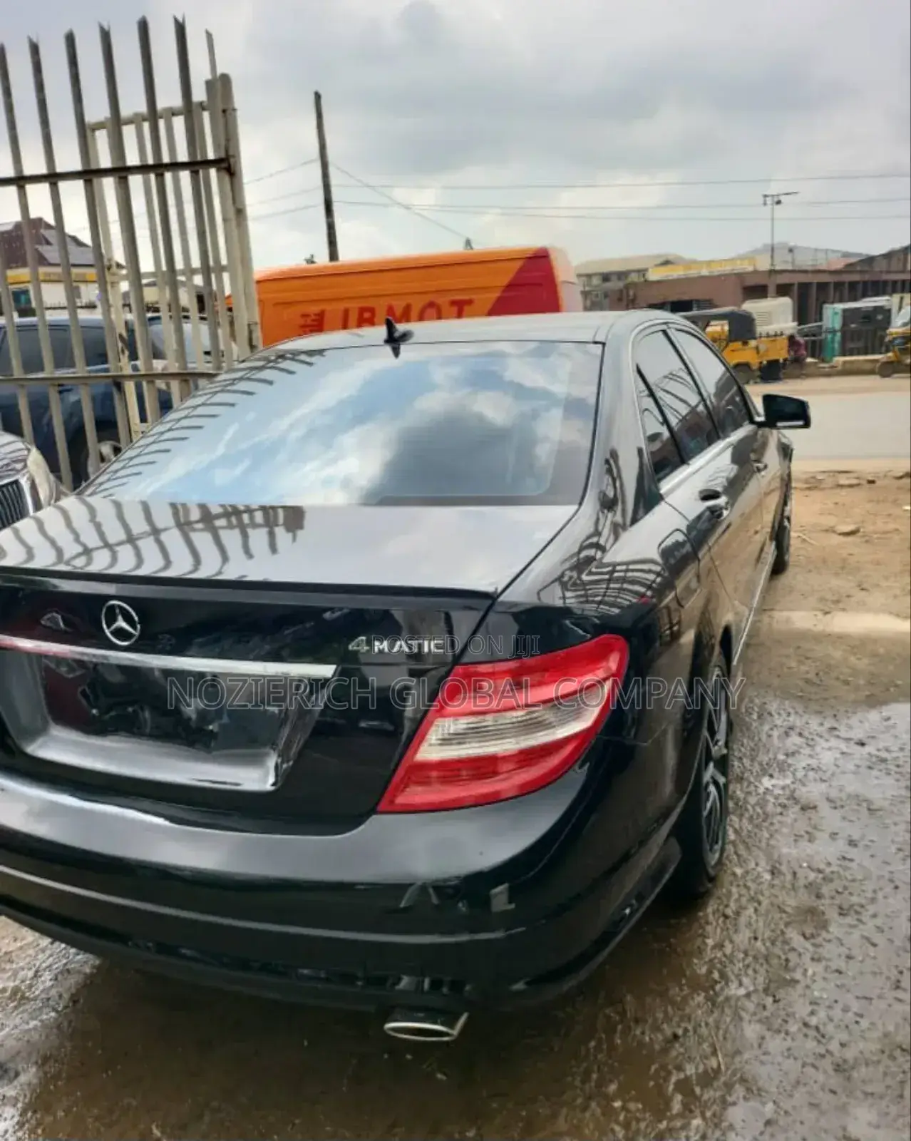 Mercedes-Benz C300 Luxury 4Matic Sedan AWD (3.0L 6cyl 7A) 2011 Black