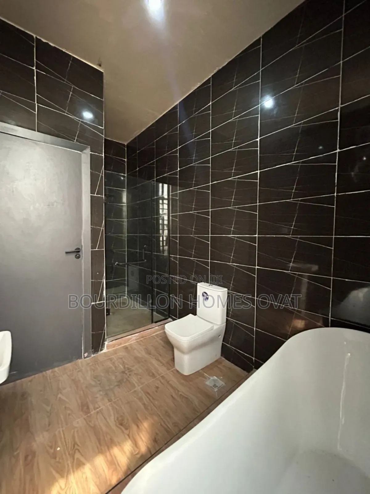 4bdrm Duplex in Ikota Lekki Lagos for sale