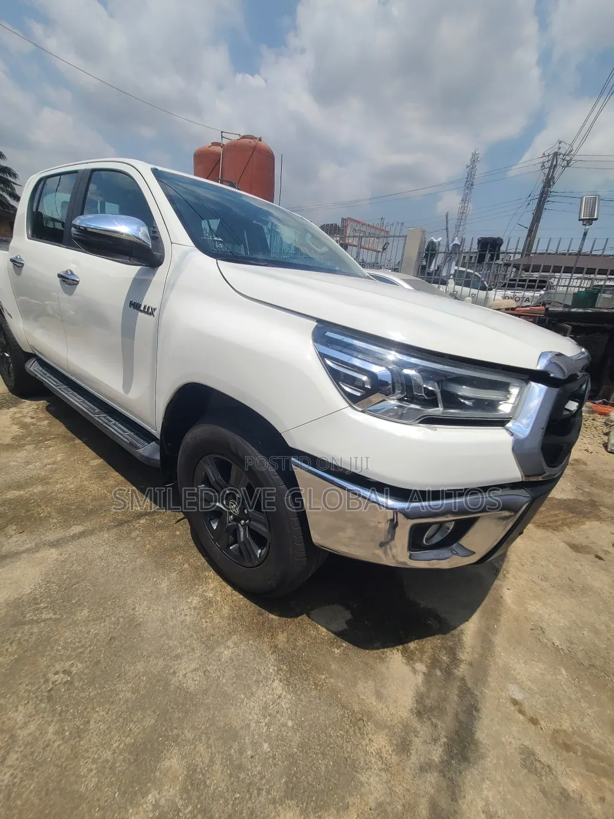Toyota Hilux 2021 White