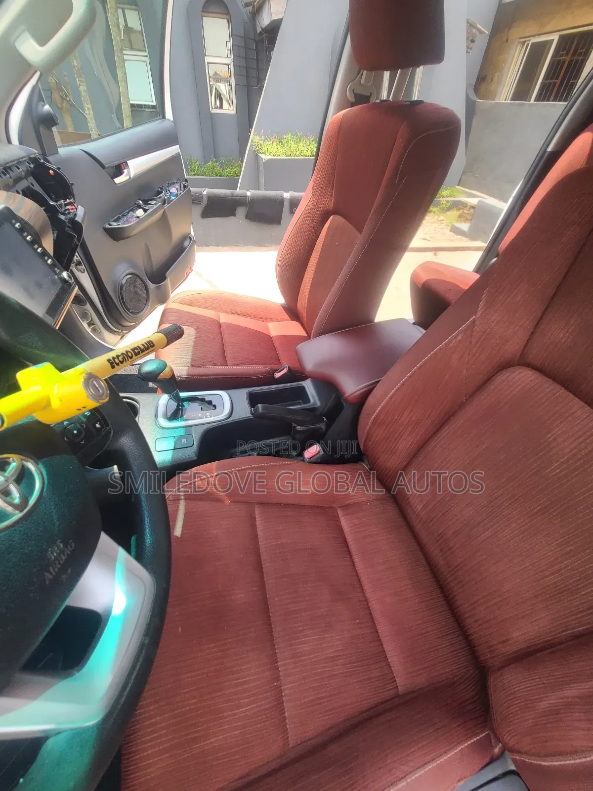 Toyota Hilux 2021 White