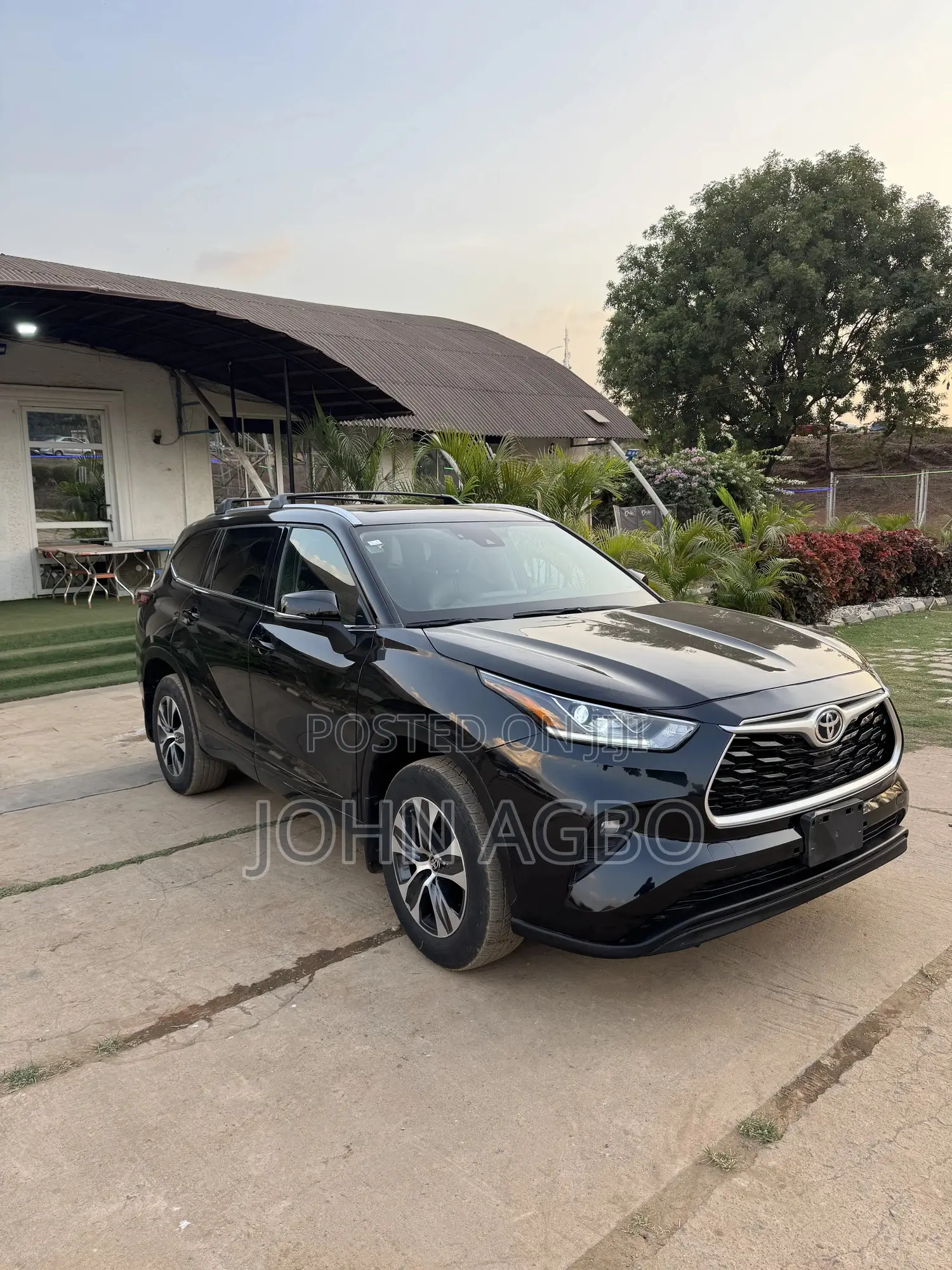 Toyota Highlander XLE 2022 Black