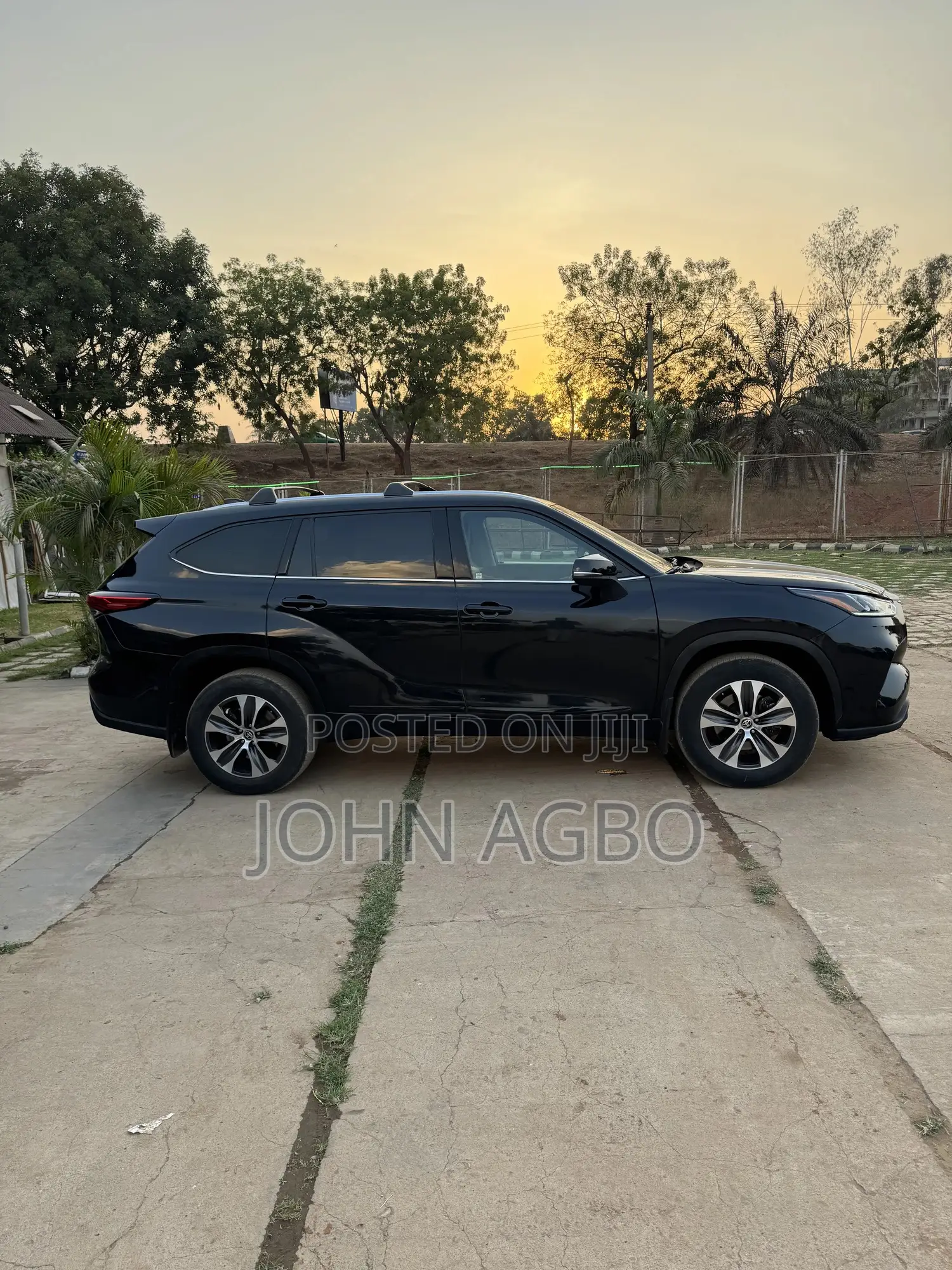 Toyota Highlander XLE 2022 Black
