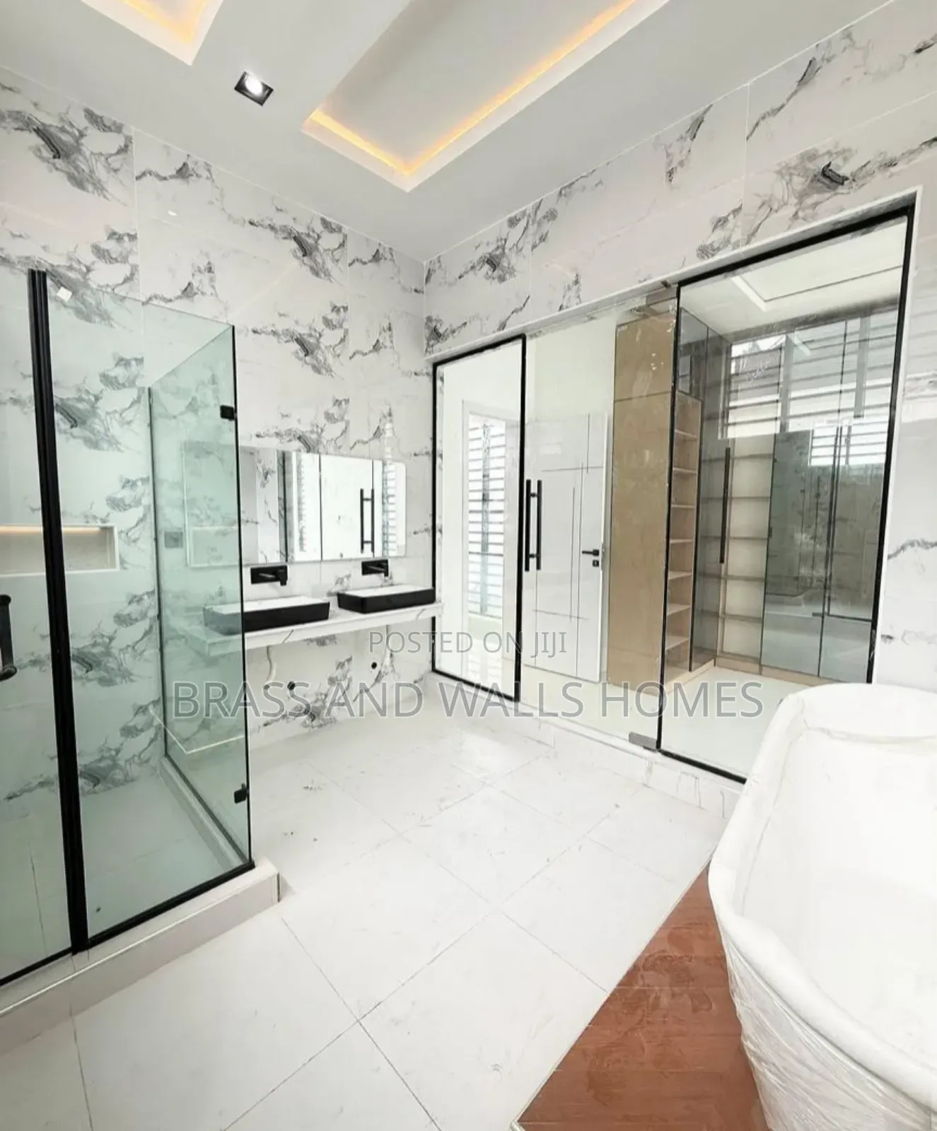 Furnished 5bdrm Duplex in Chevron for sale