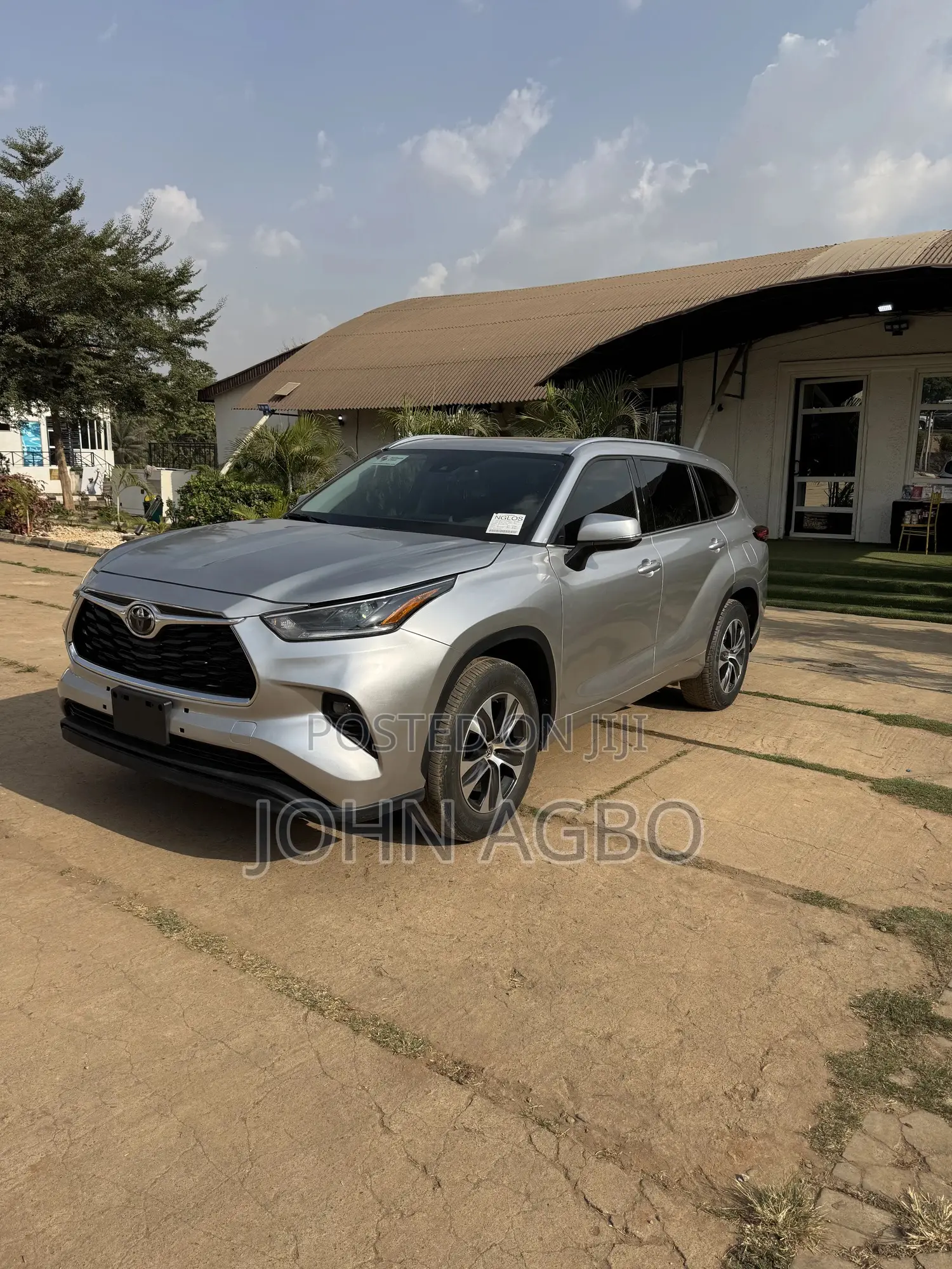 Toyota Highlander XLE 2022 Silver