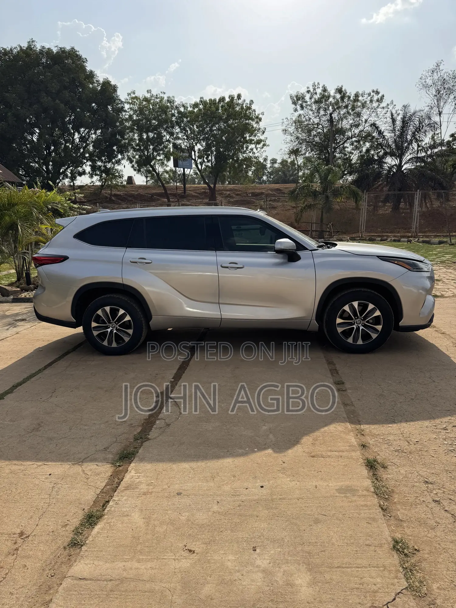 Toyota Highlander XLE 2022 Silver
