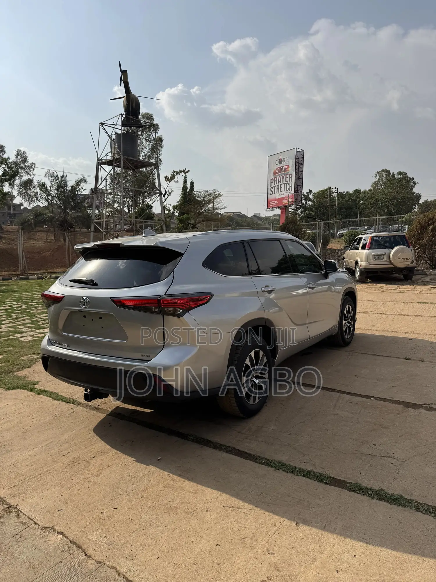 Toyota Highlander XLE 2022 Silver