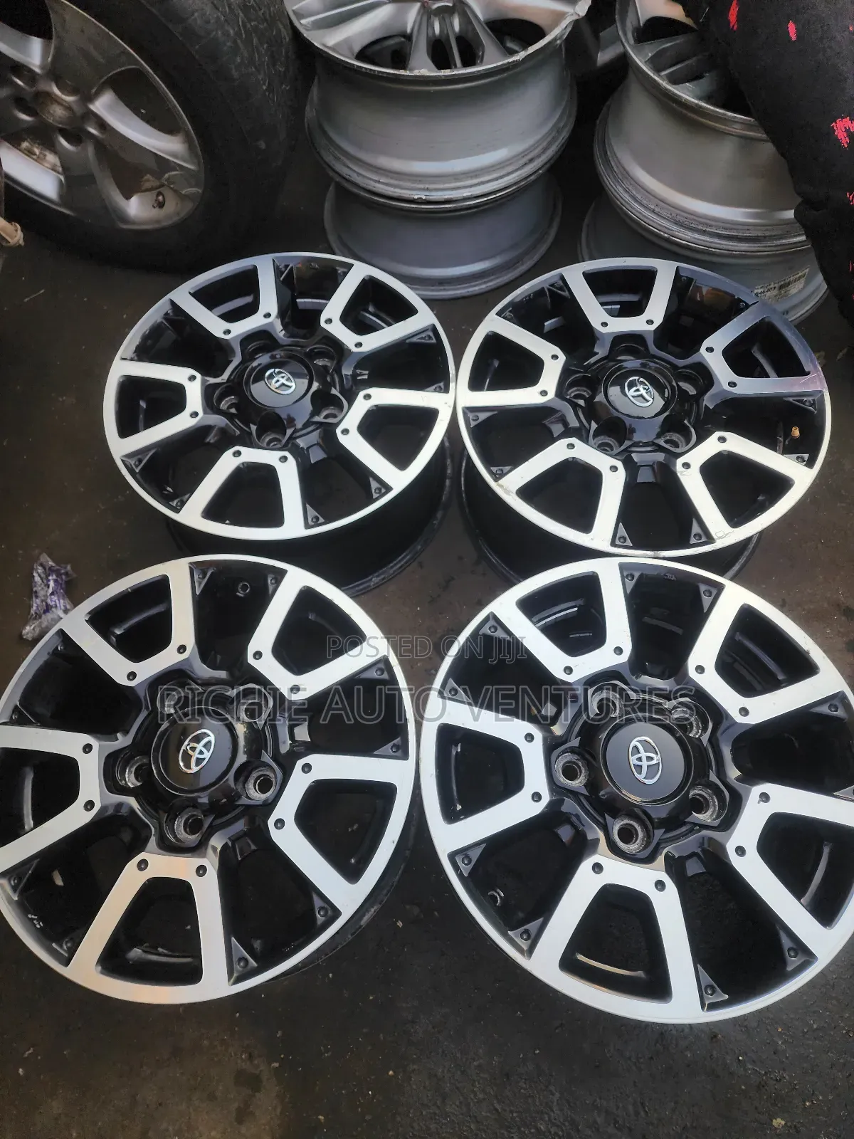 18inch Tundra Original Oem Rim.
