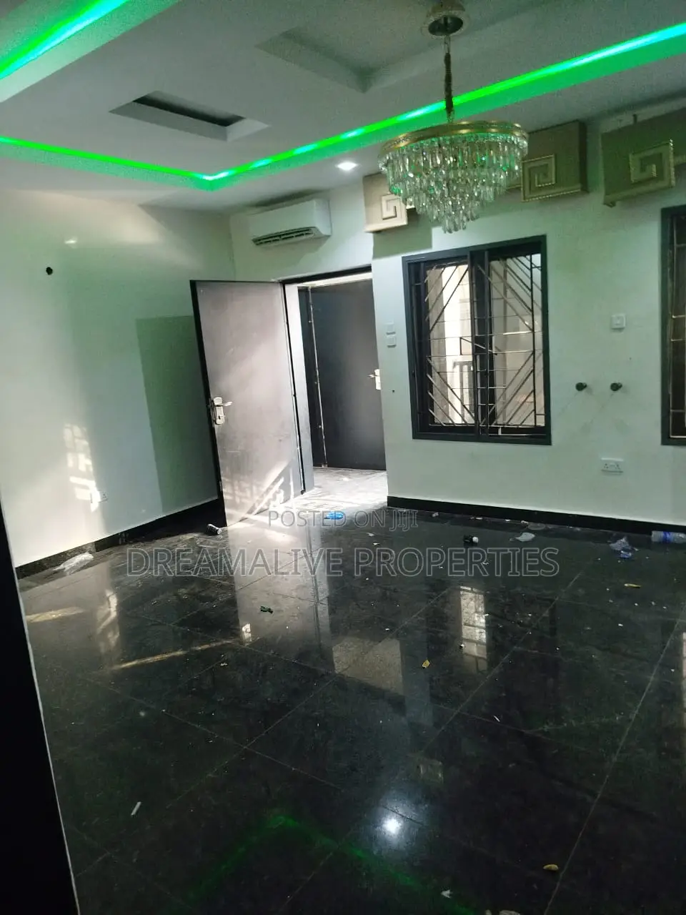 3bdrm Apartment in Wuse 2 for rent