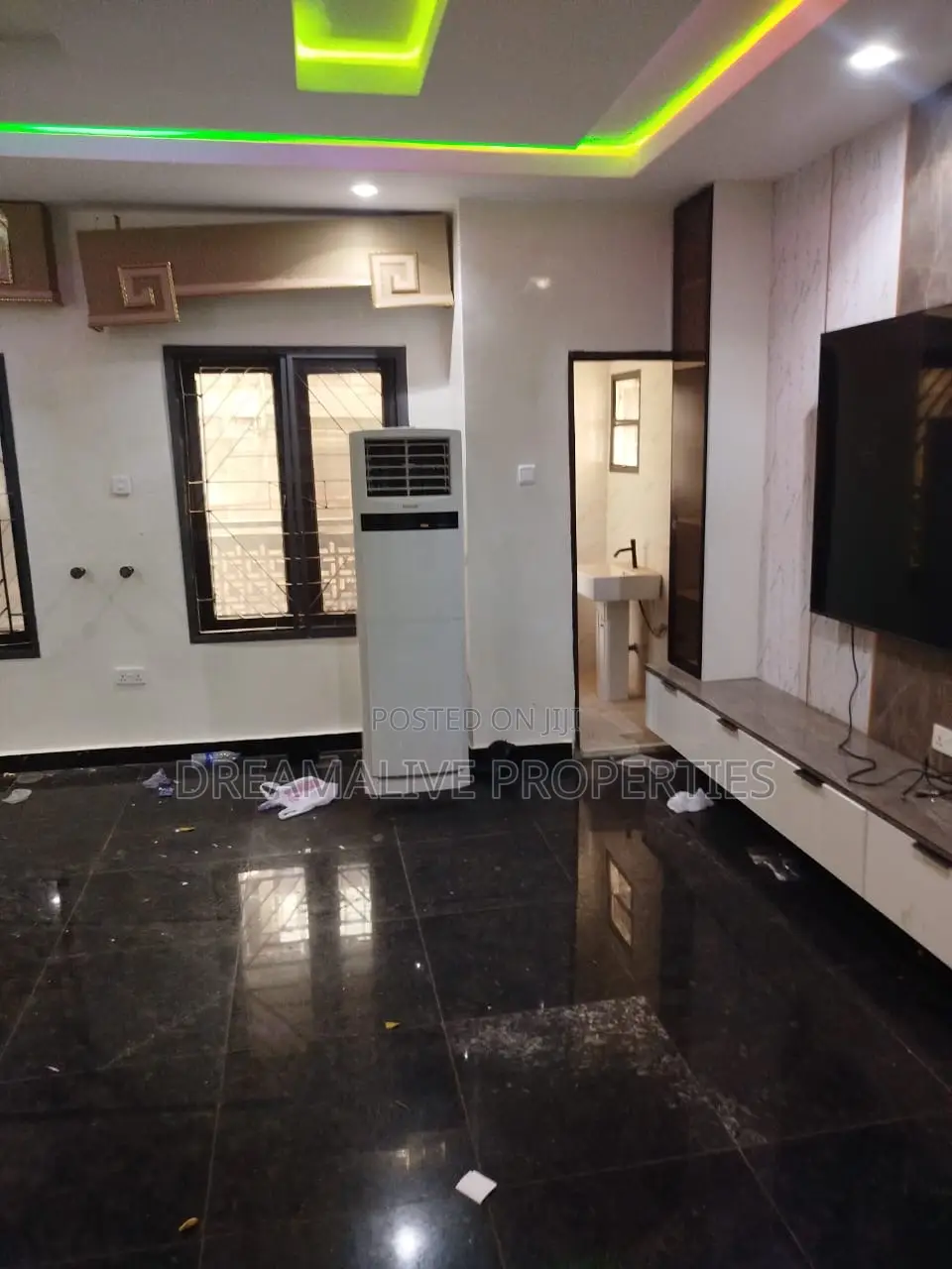 3bdrm Apartment in Wuse 2 for rent