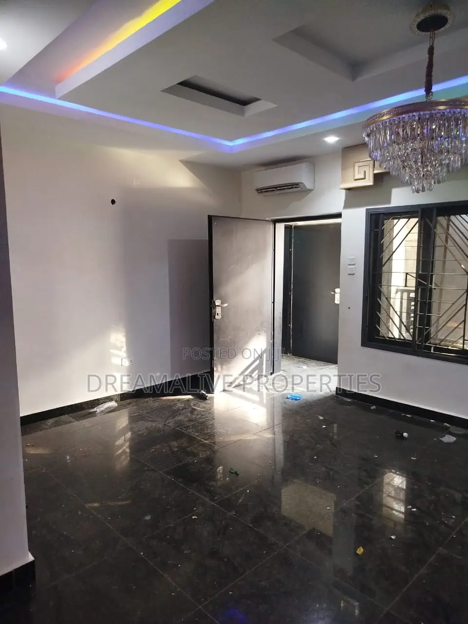 3bdrm Apartment in Wuse 2 for rent