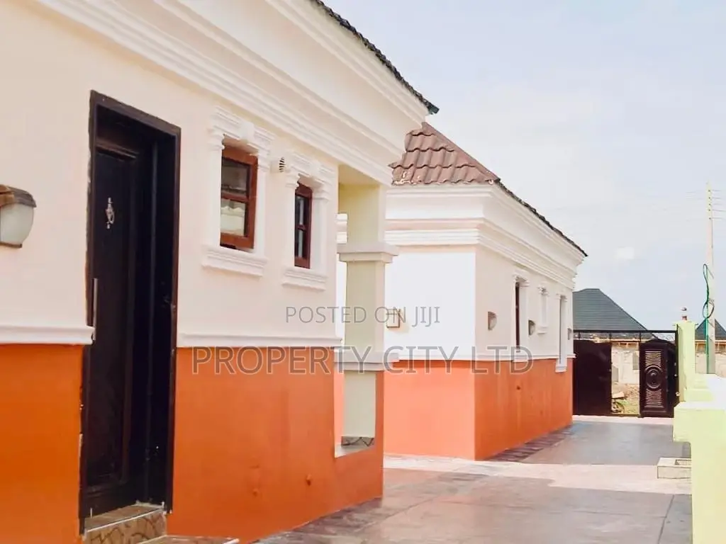 4bdrm Apartment in Park Gardens Town, Ikorodu for sale
