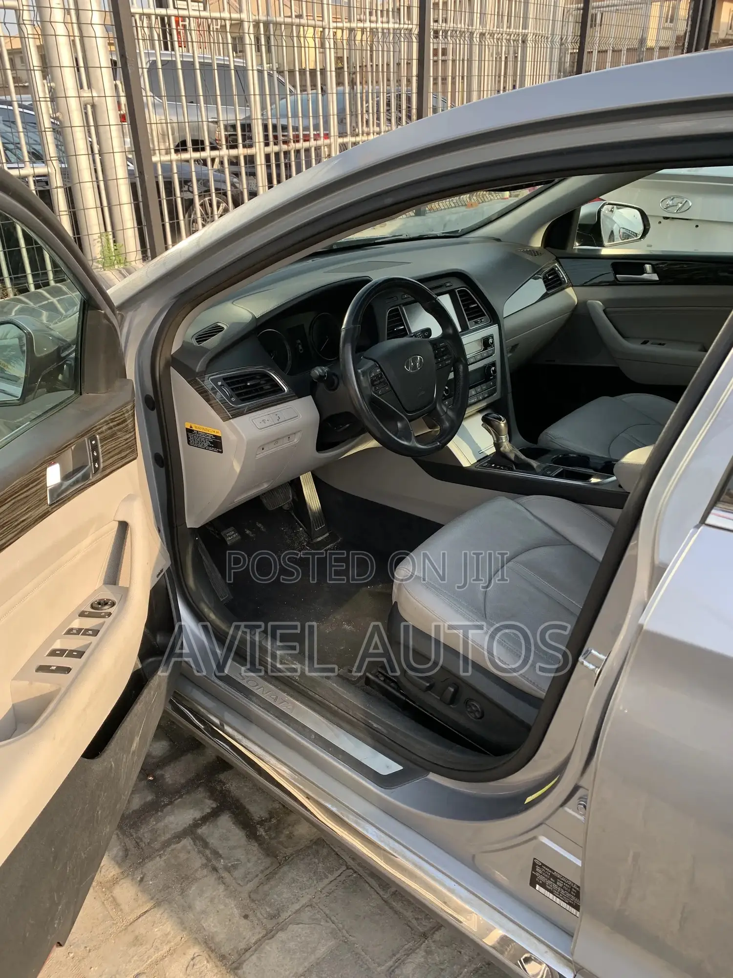 Hyundai Sonata Limited 4dr Sedan (2.4L 4cyl 6A) 2015 Gray