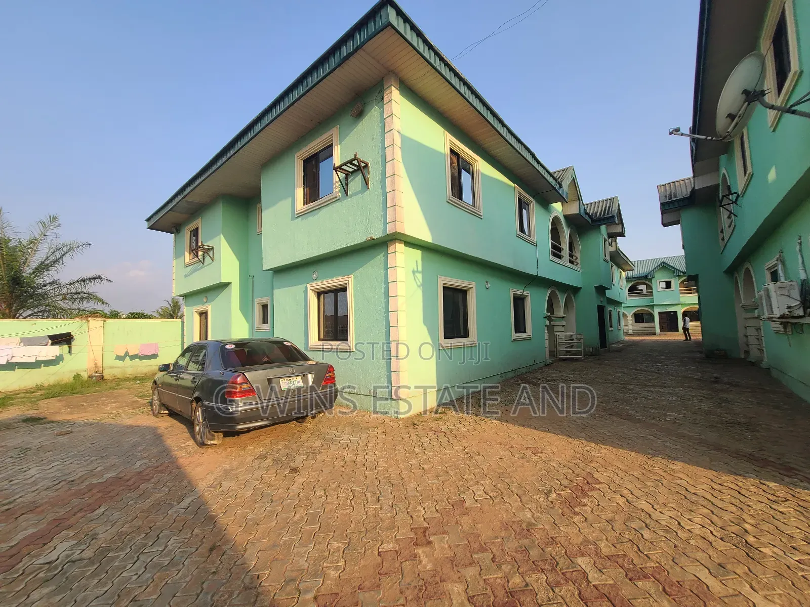 3bdrm Block of Flats in Ekenwan Road Benin for sale