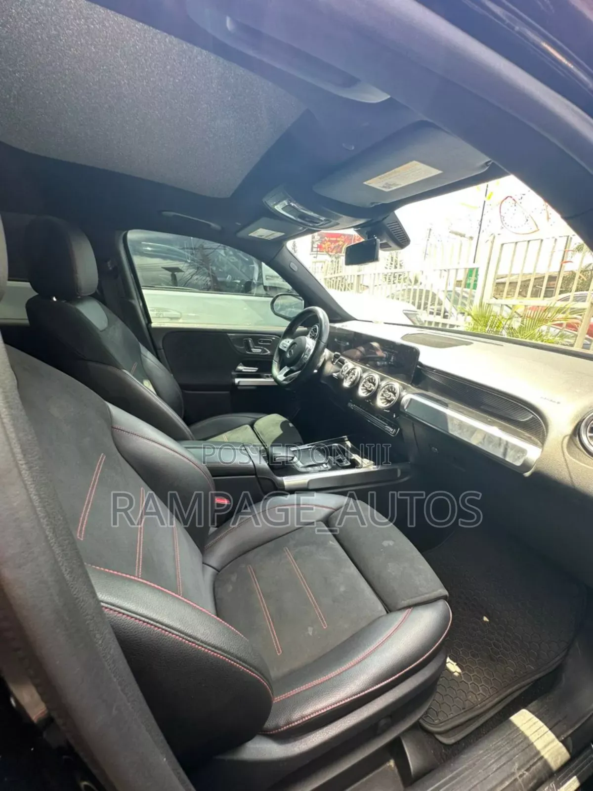 Mercedes-Benz GLB-Class 2023 Black