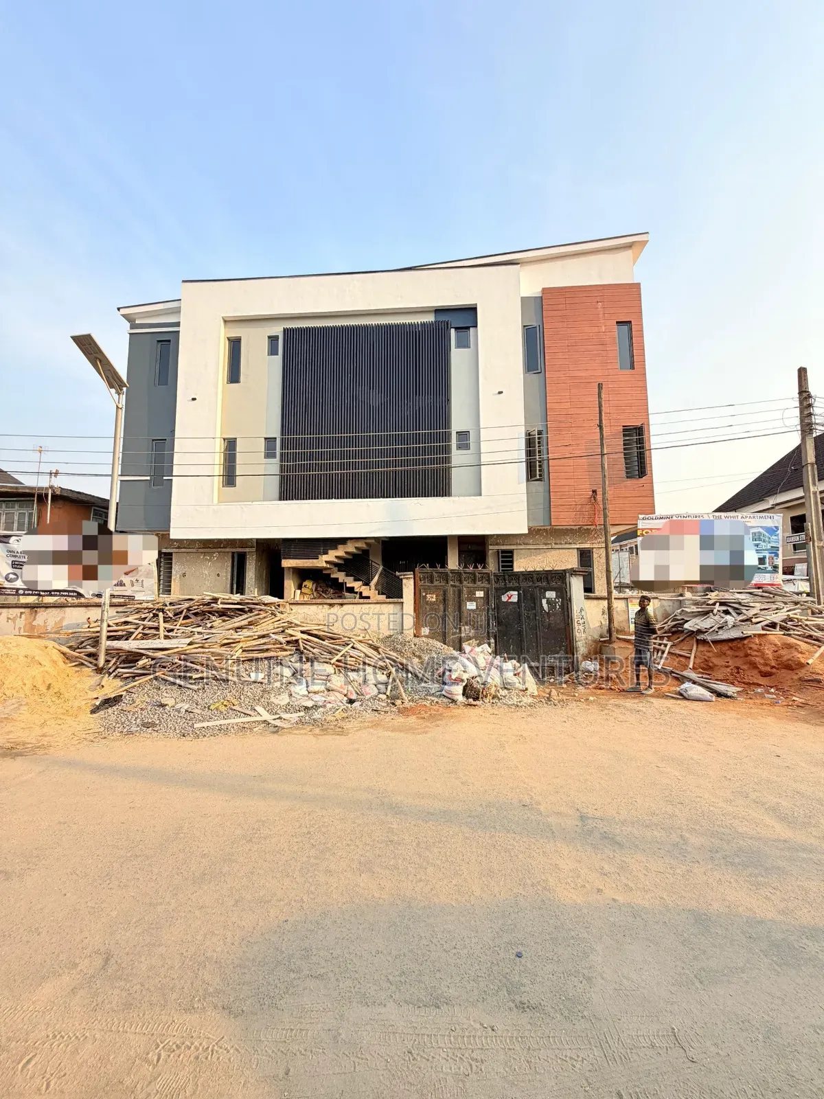 2bdrm Apartment in Surulere for sale