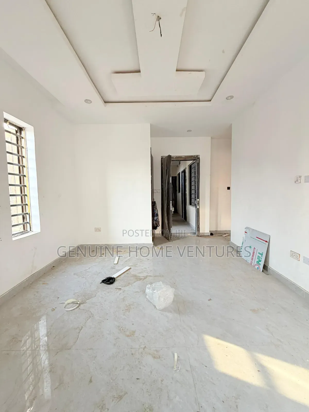 2bdrm Apartment in Surulere for sale