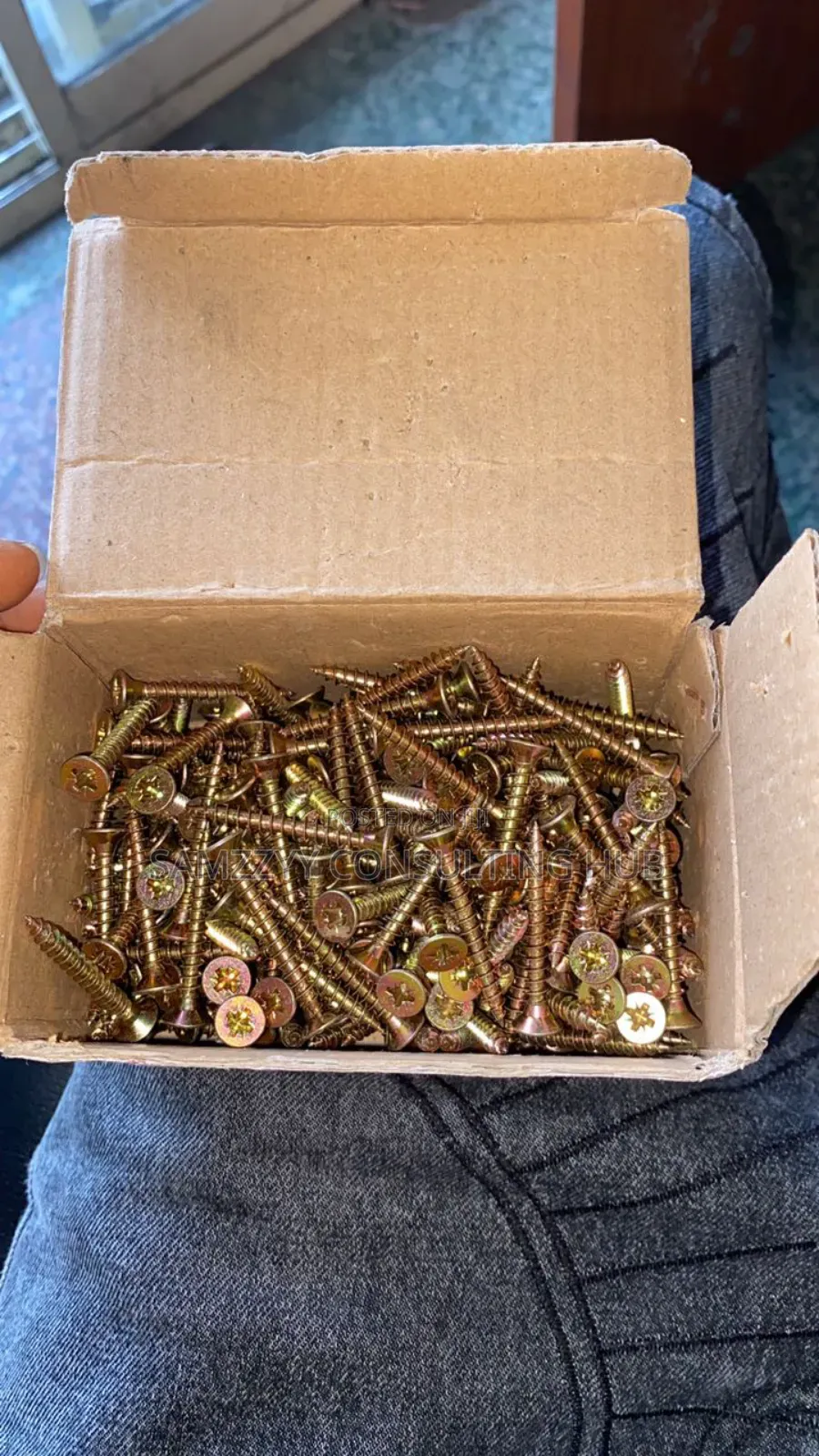 Taping Screw (Golden)