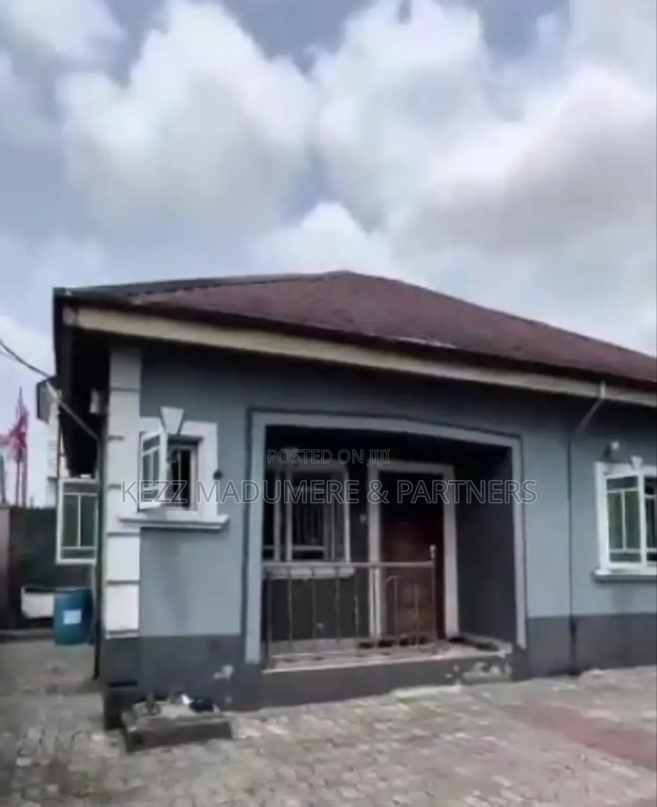 6bdrm Bungalow in Off Sars Road, Port, Rumuahalu for sale