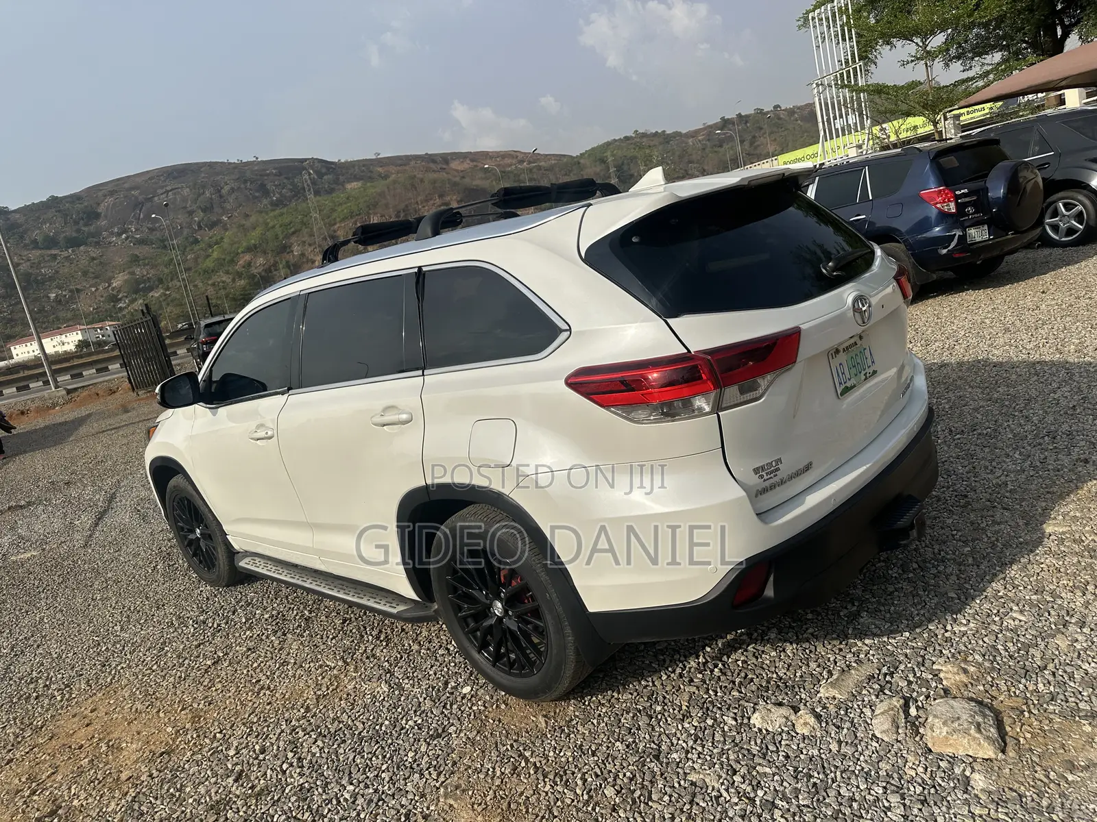 Toyota Highlander XLE 4dr SUV AWD (3.5L 6cyl 6A) 2015 Off white