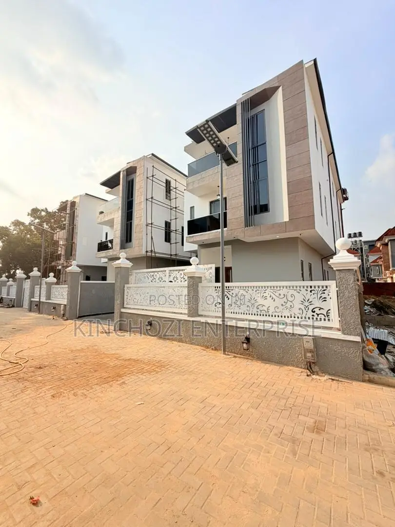 5bdrm Duplex in Ikeja G.R.A for sale