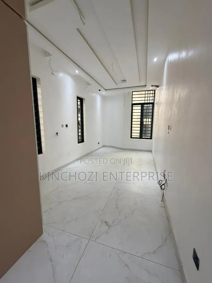5bdrm Duplex in Ikeja G.R.A for sale