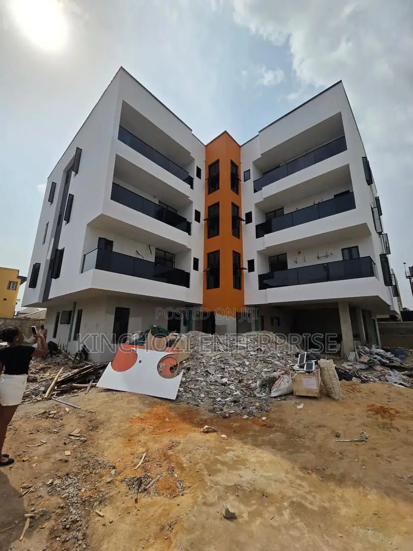 3bdrm Apartment in Ikeja Gra for sale