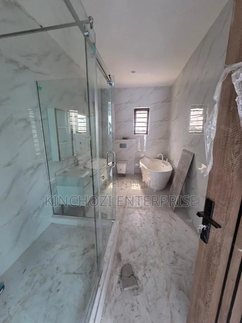 3bdrm Apartment in Ikeja Gra for sale