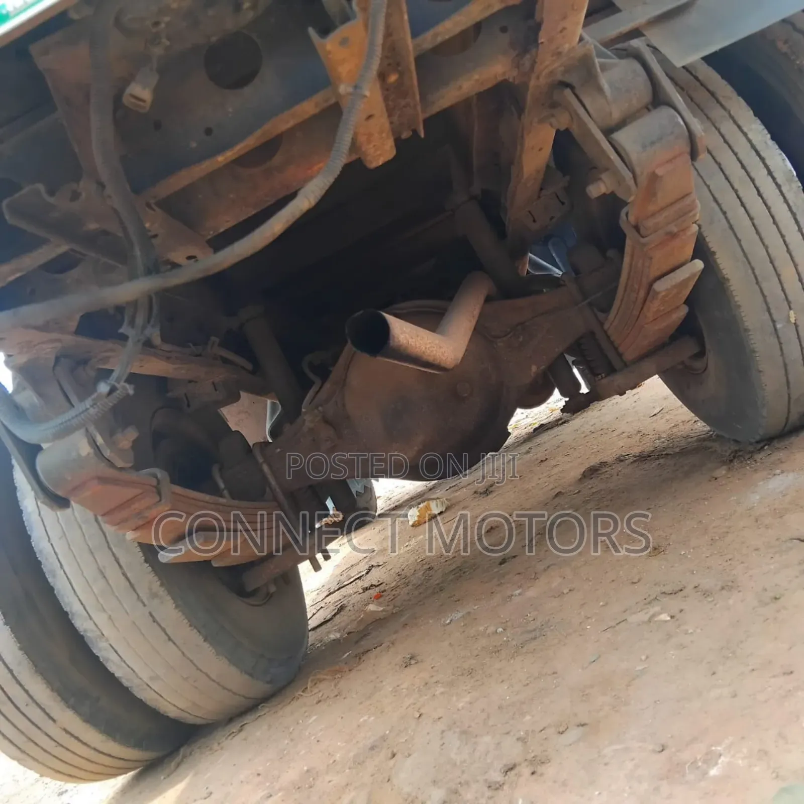 Toyota Dyna 200 6tyres Truck 2000 White