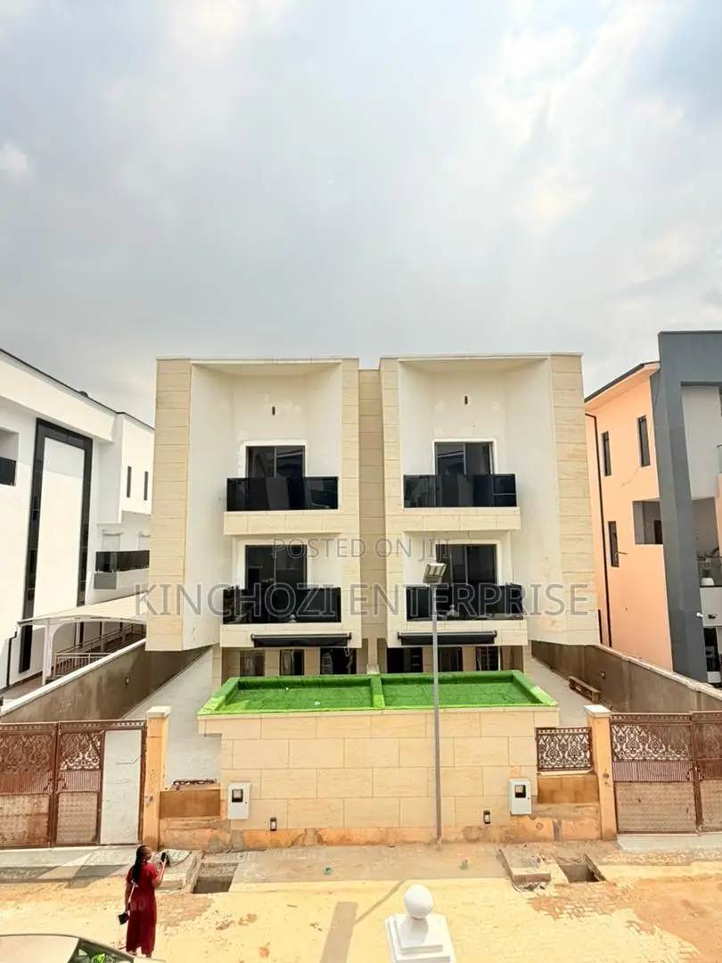 4bdrm Duplex in Ikeja Gra for sale