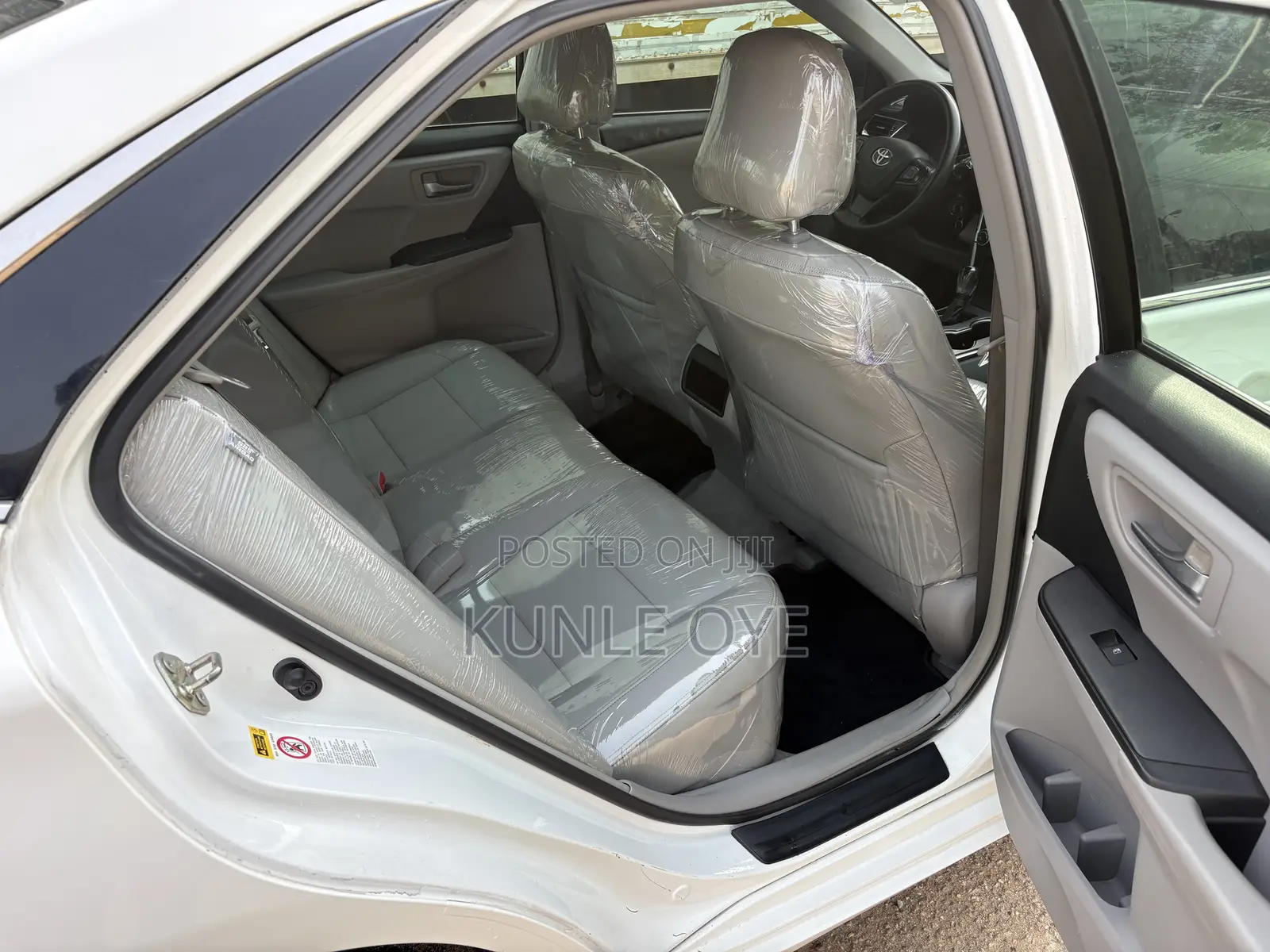 Toyota Camry LE 4dr Sedan (2.5L 4cyl 6A) 2015 White