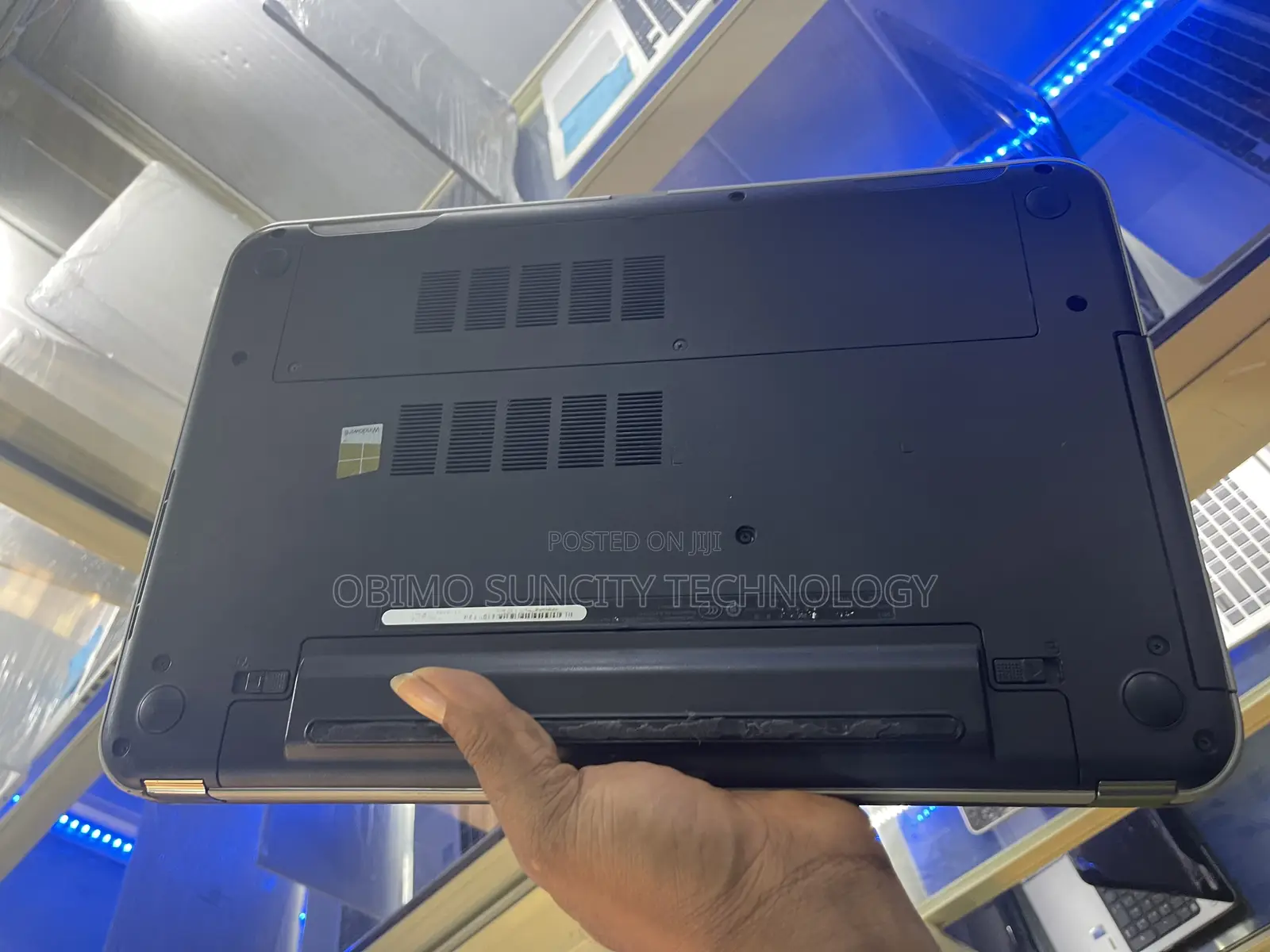 Laptop Dell Latitude 15 3580 8GB Intel Core Ultra 7 SSHD (Hybrid) 500GB