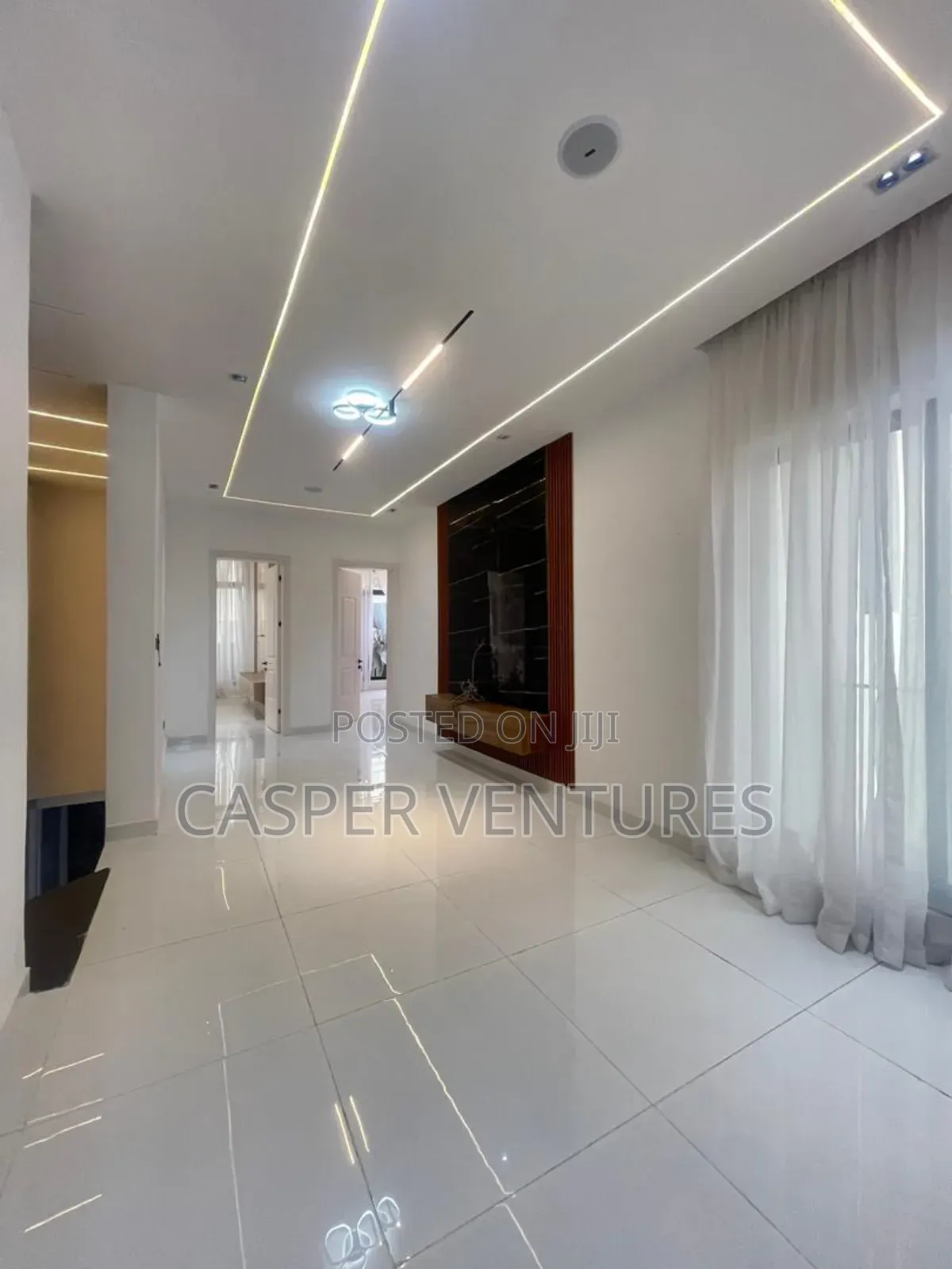 5bdrm Duplex in Chevron for sale