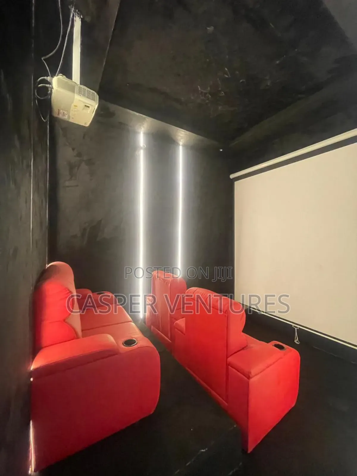 5bdrm Duplex in Chevron for sale